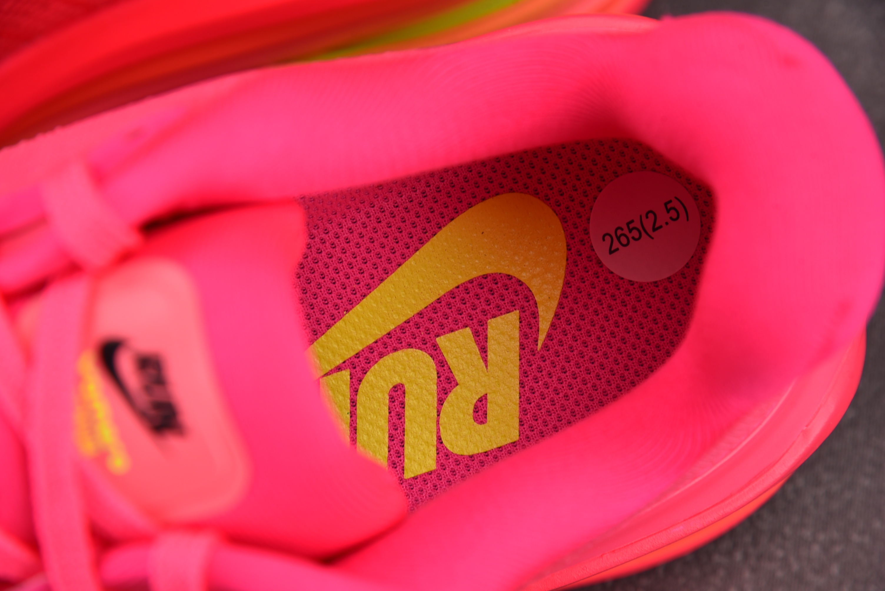 NK Vomero Premium Hyper Pink (Women's) 粉色 HM5973-603 #YZ024-