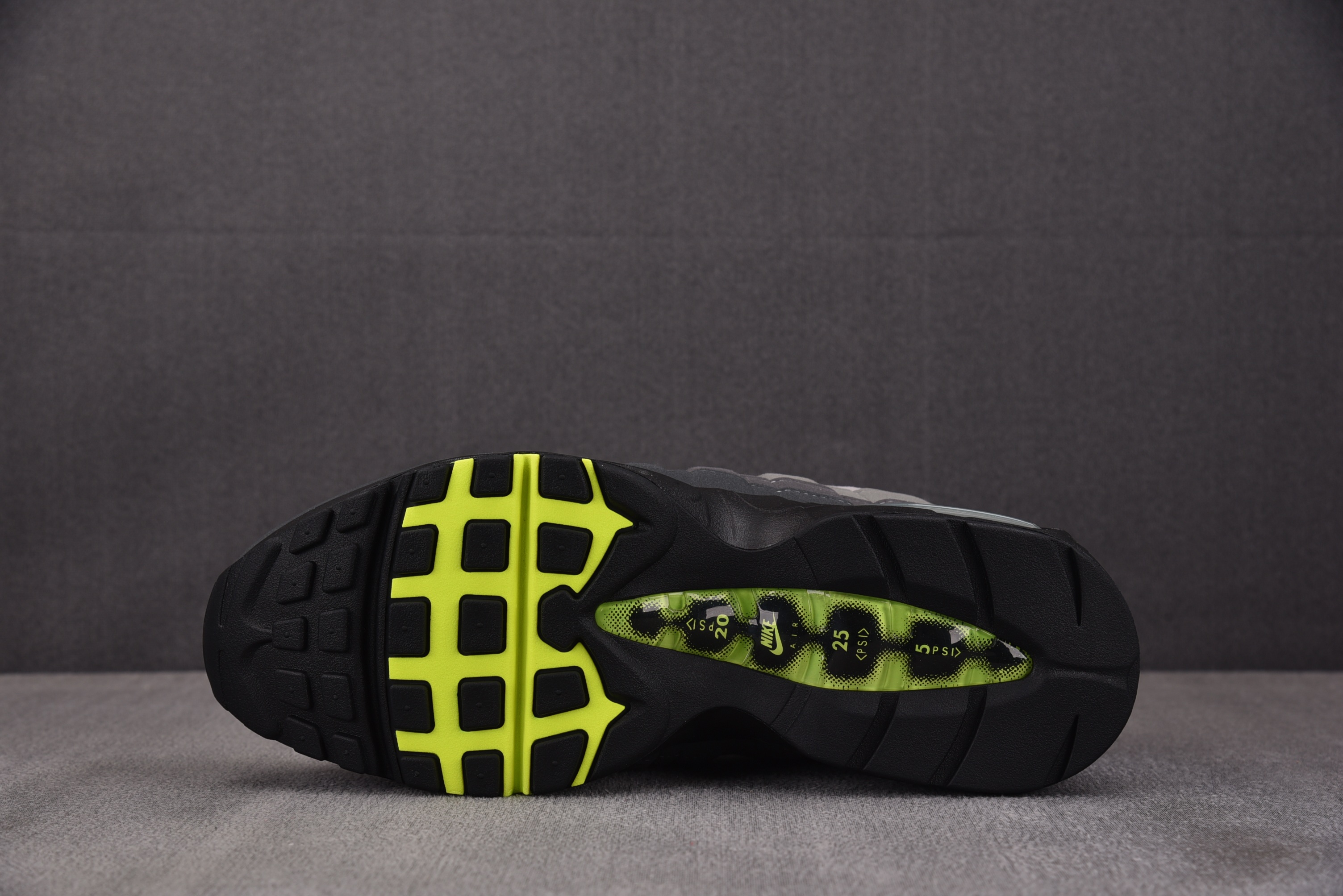 NK Air Max 95 OG Big Bubble Neon 绿灰 HM4740-001 #YZ002-12 40-