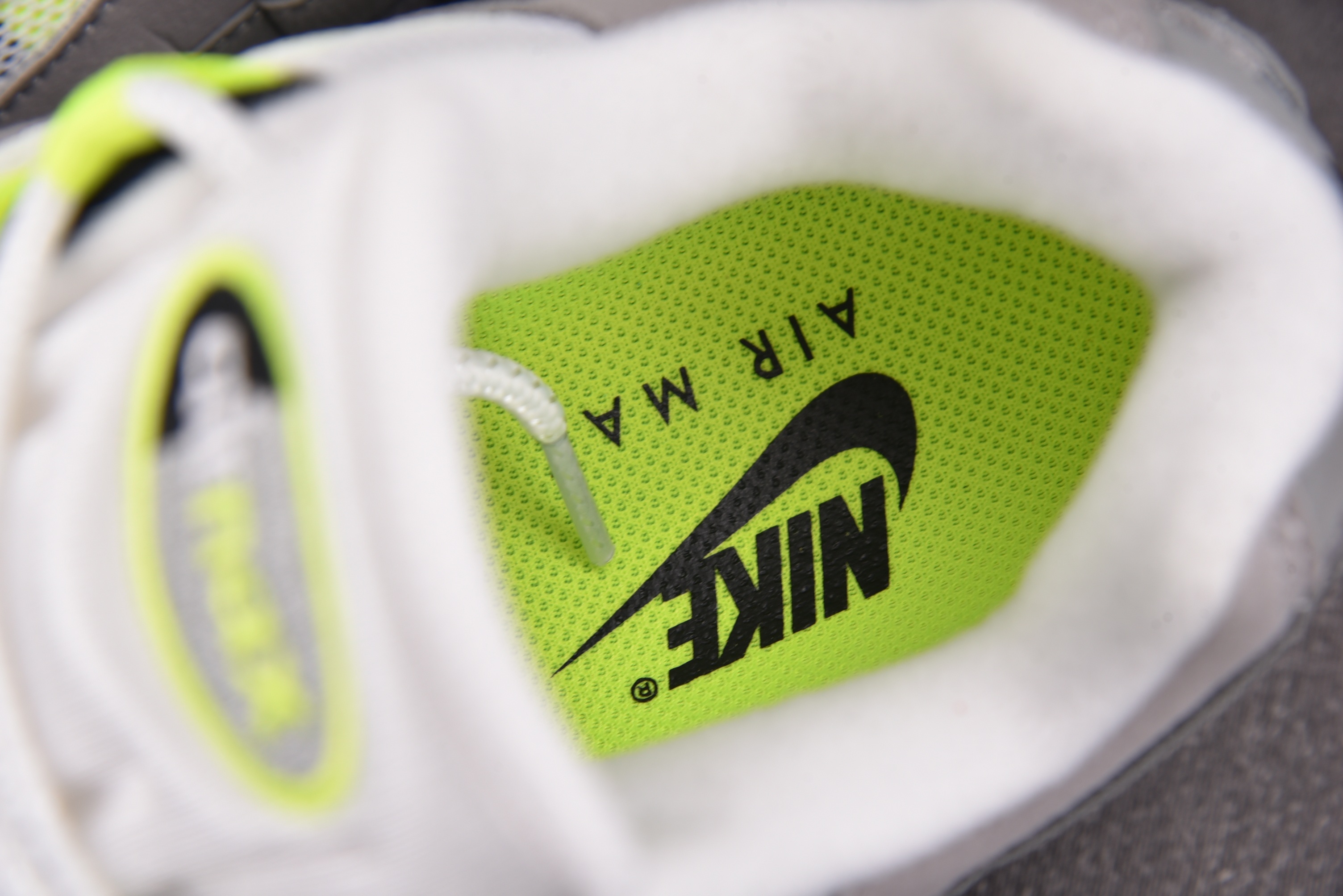 NK Air Max 95 OG Big Bubble Neon 绿灰 HM4740-001 #YZ002-12 40-