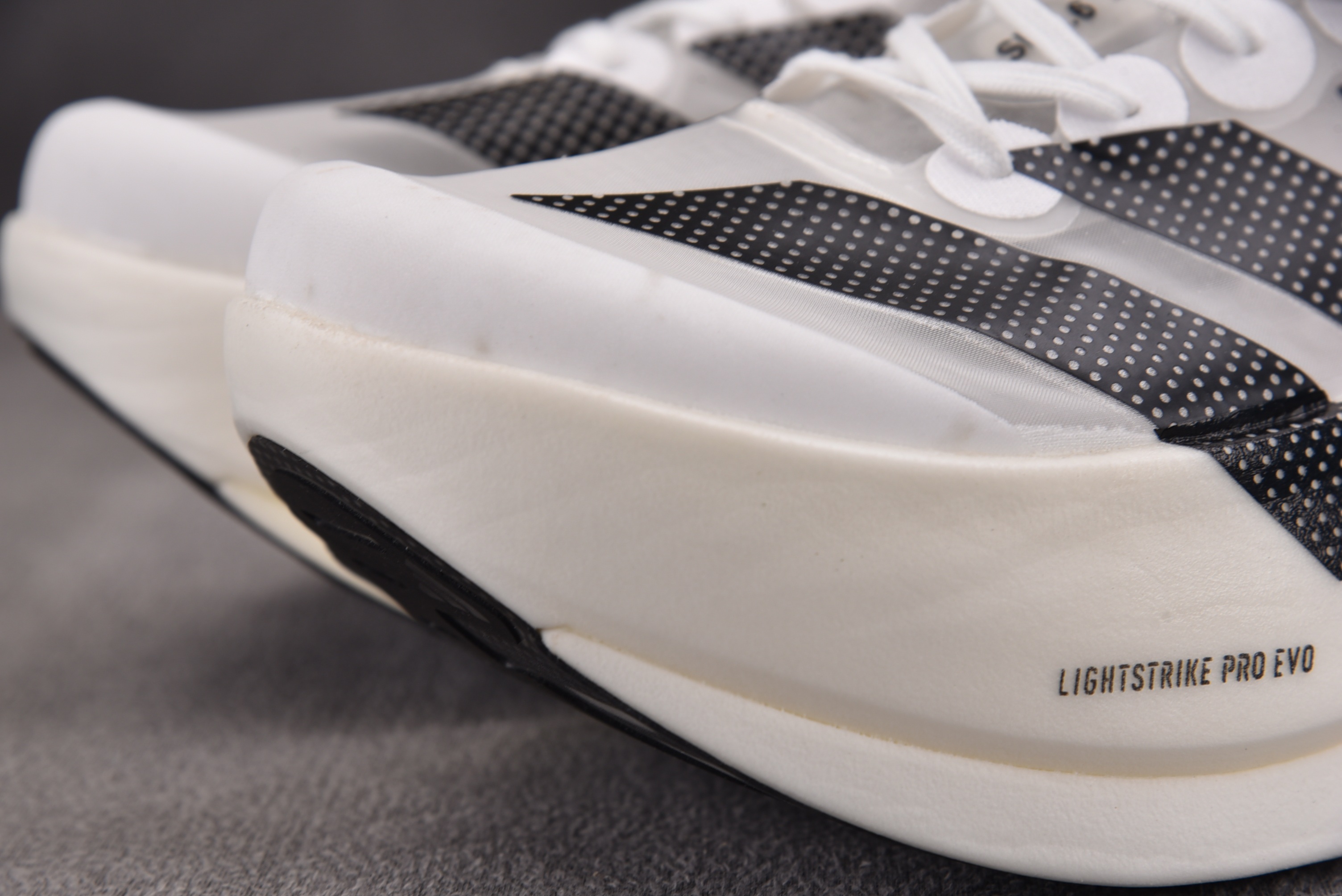 AD Adizero Evo X White Black Lucid Red 黑白红 KH7677 #YZ039 39-