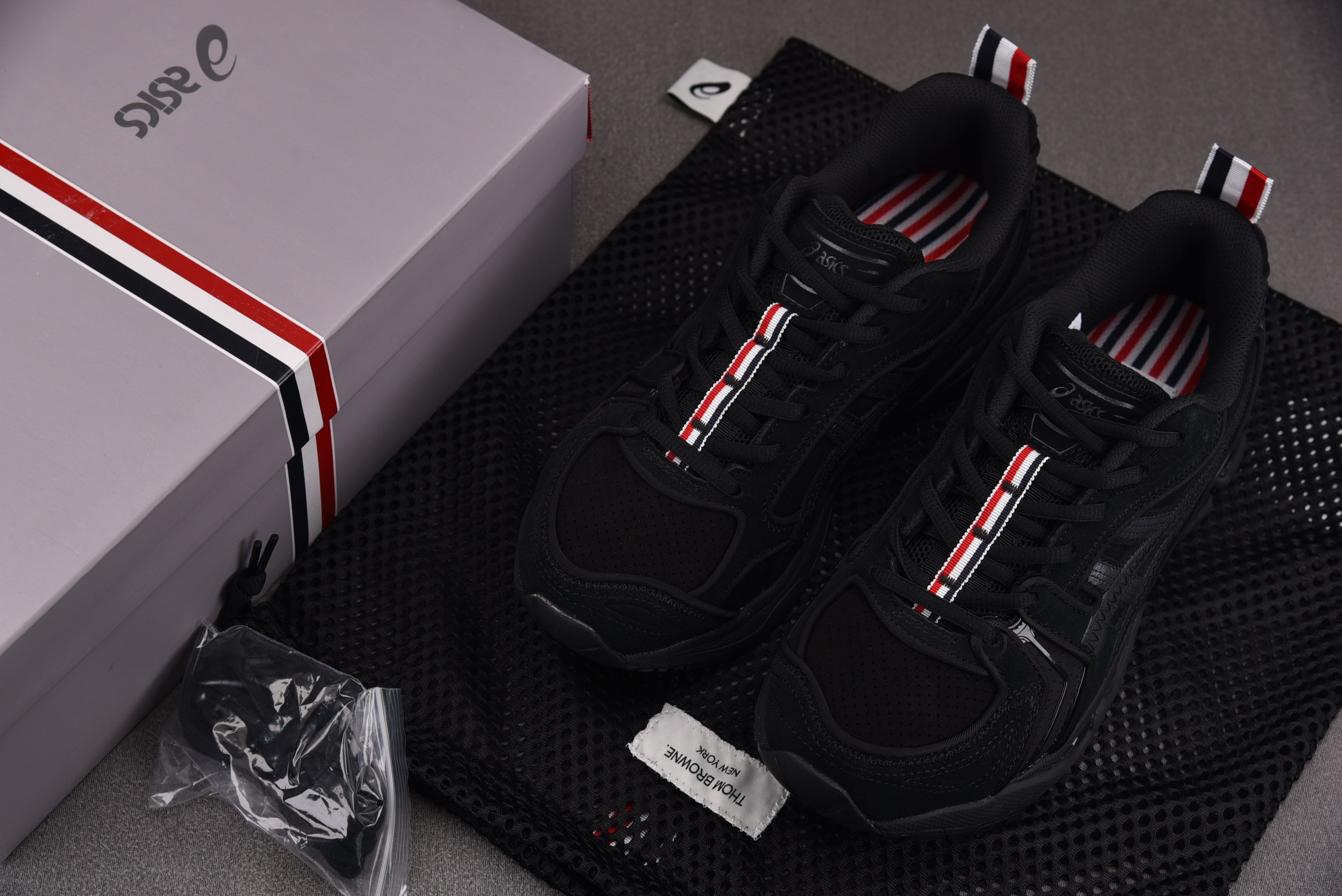 ASICS Gel-Kayano 14 Thom Browne Black 全黑 1203B110-001 #YZ004 ASICS Gel-Kayano 14 Thom Browne Black 全黑 1203B110-001 #YZ004