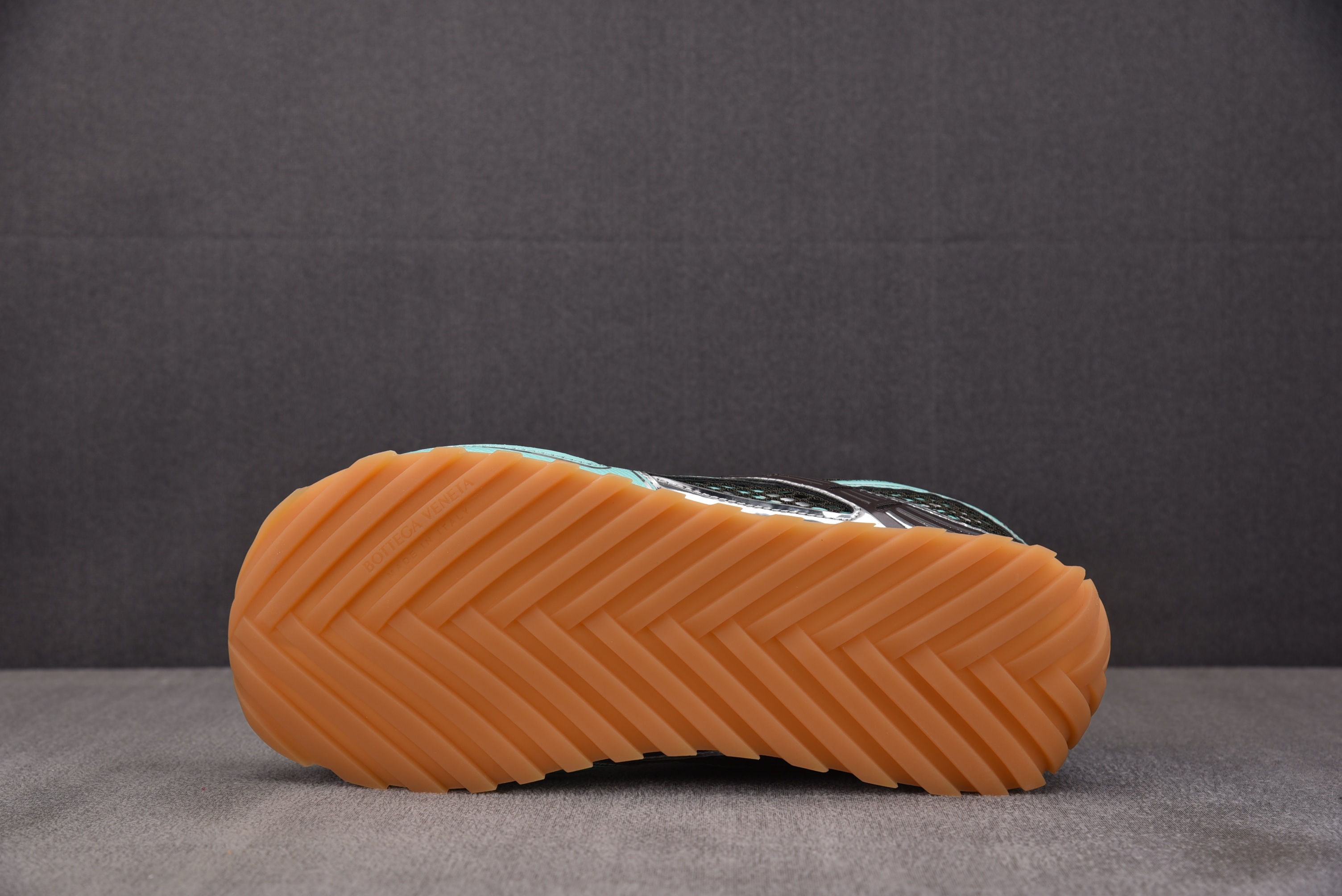 Bottega Veneta 葆蝶家 绿银 #YZ004 35-47