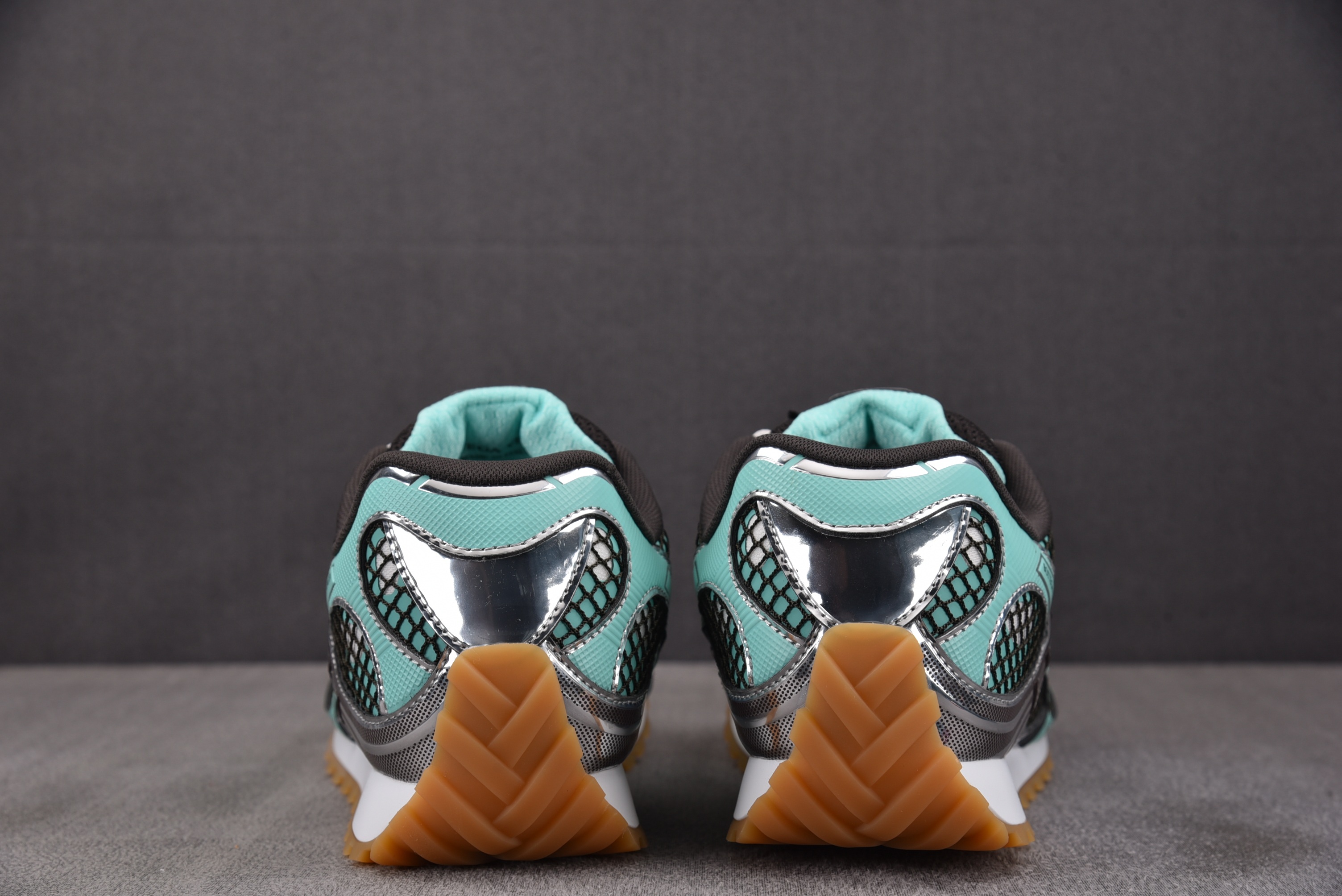 Bottega Veneta 葆蝶家 绿银 #YZ004 35-47