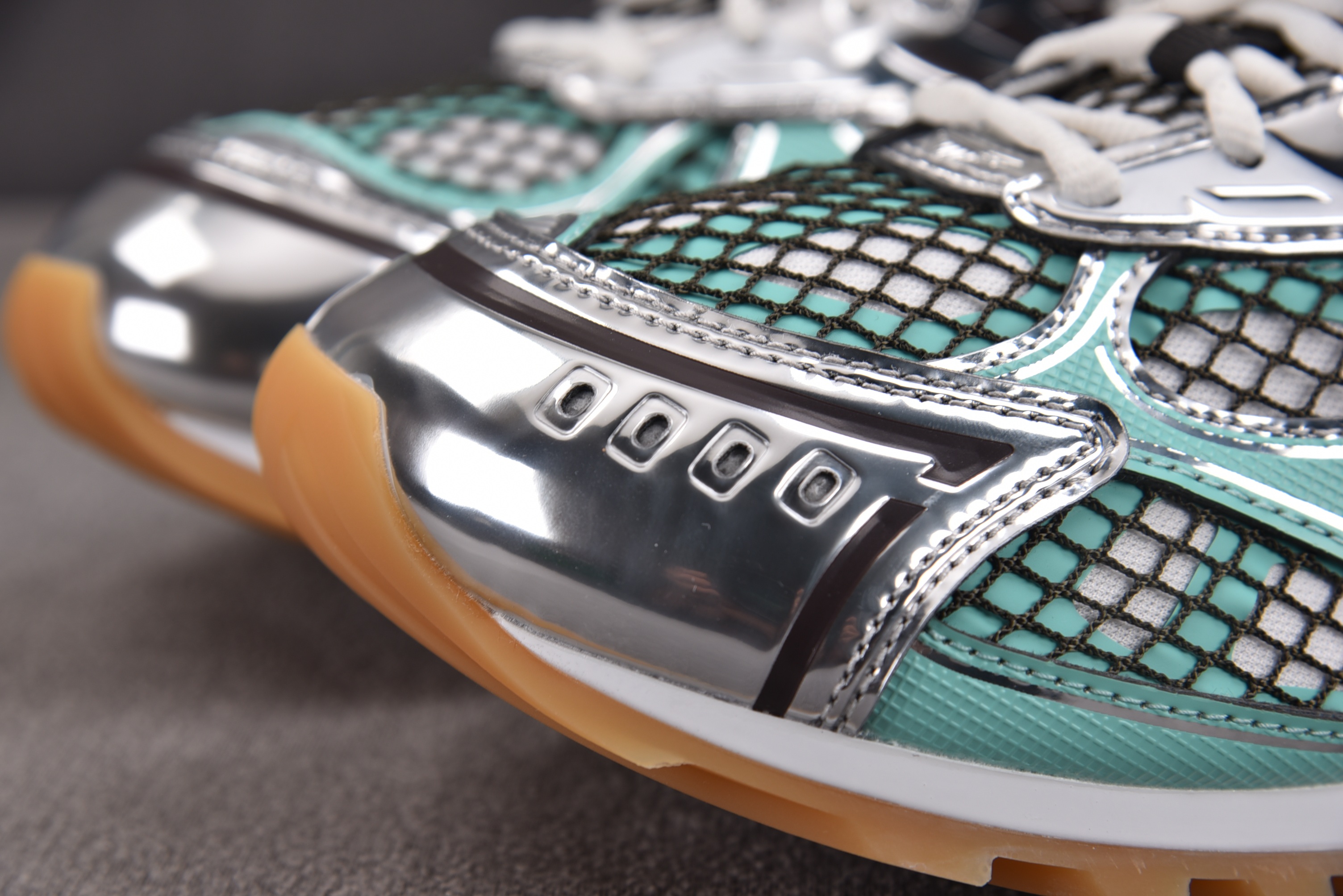 Bottega Veneta 葆蝶家 绿银 #YZ004 35-47
