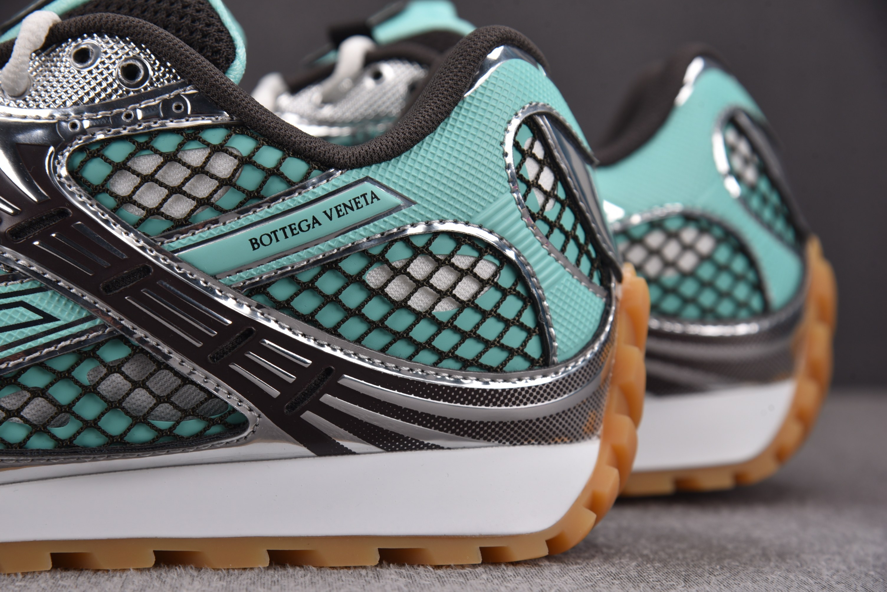 Bottega Veneta 葆蝶家 绿银 #YZ004 35-47