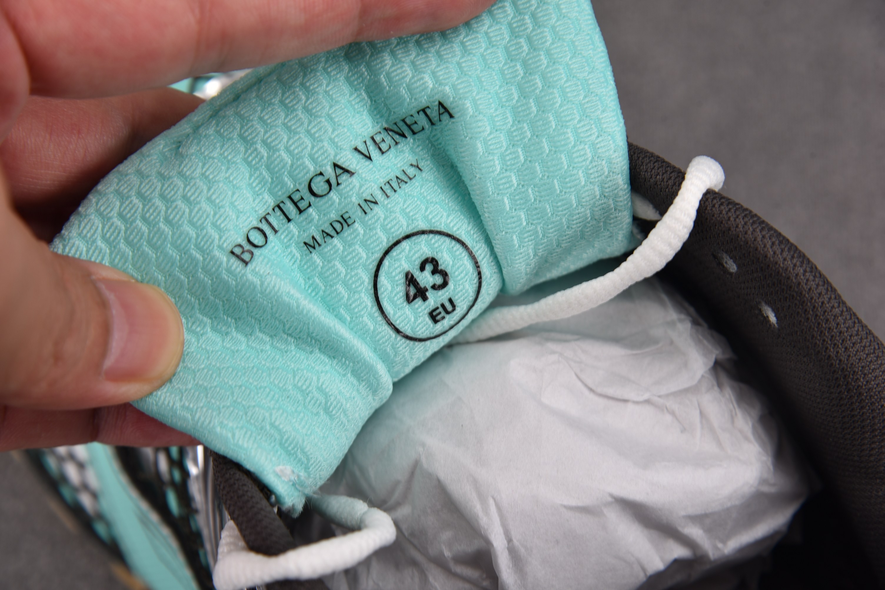 Bottega Veneta 葆蝶家 绿银 #YZ004 35-47