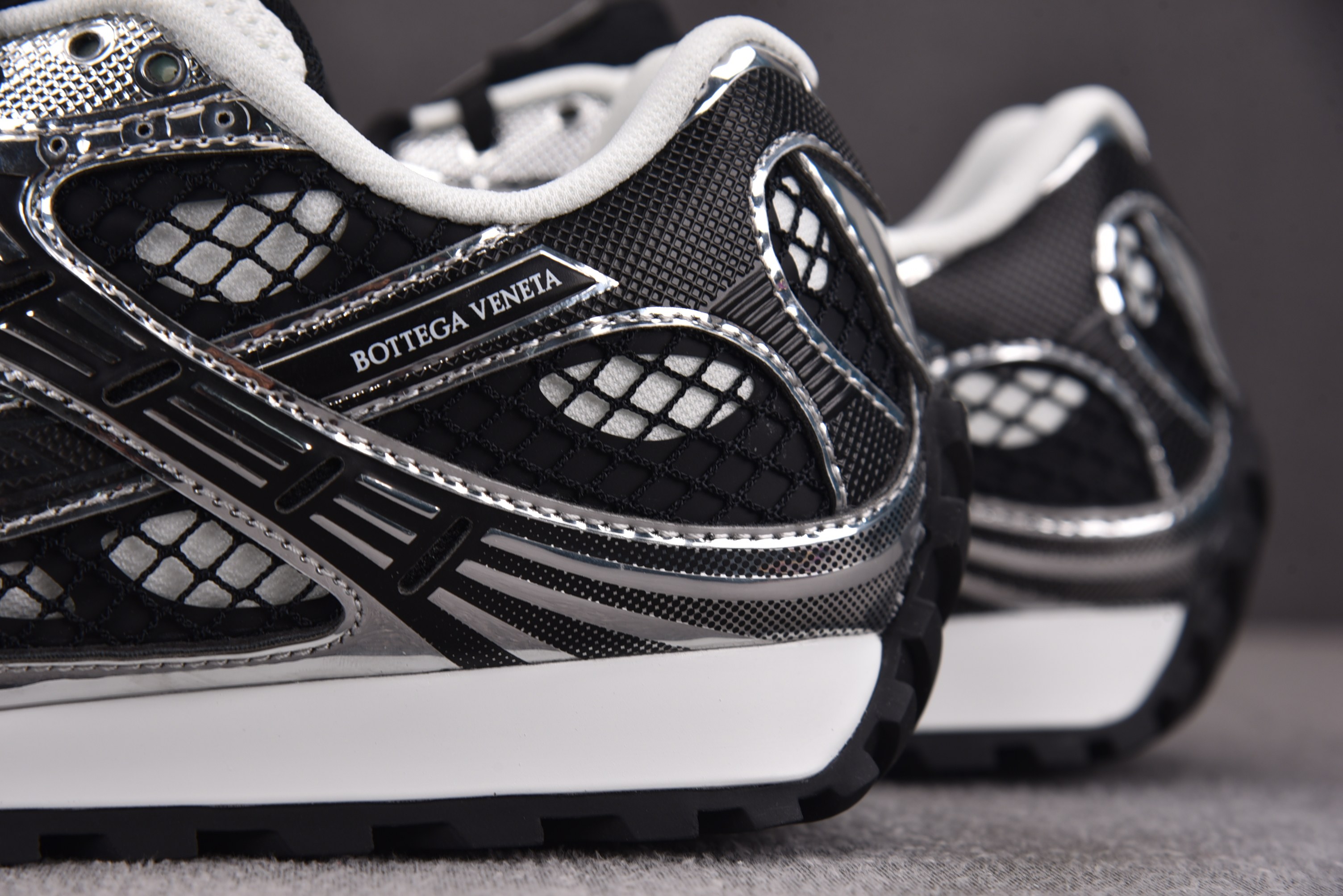 Bottega Veneta 葆蝶家 银黑 #YZ004 35-47