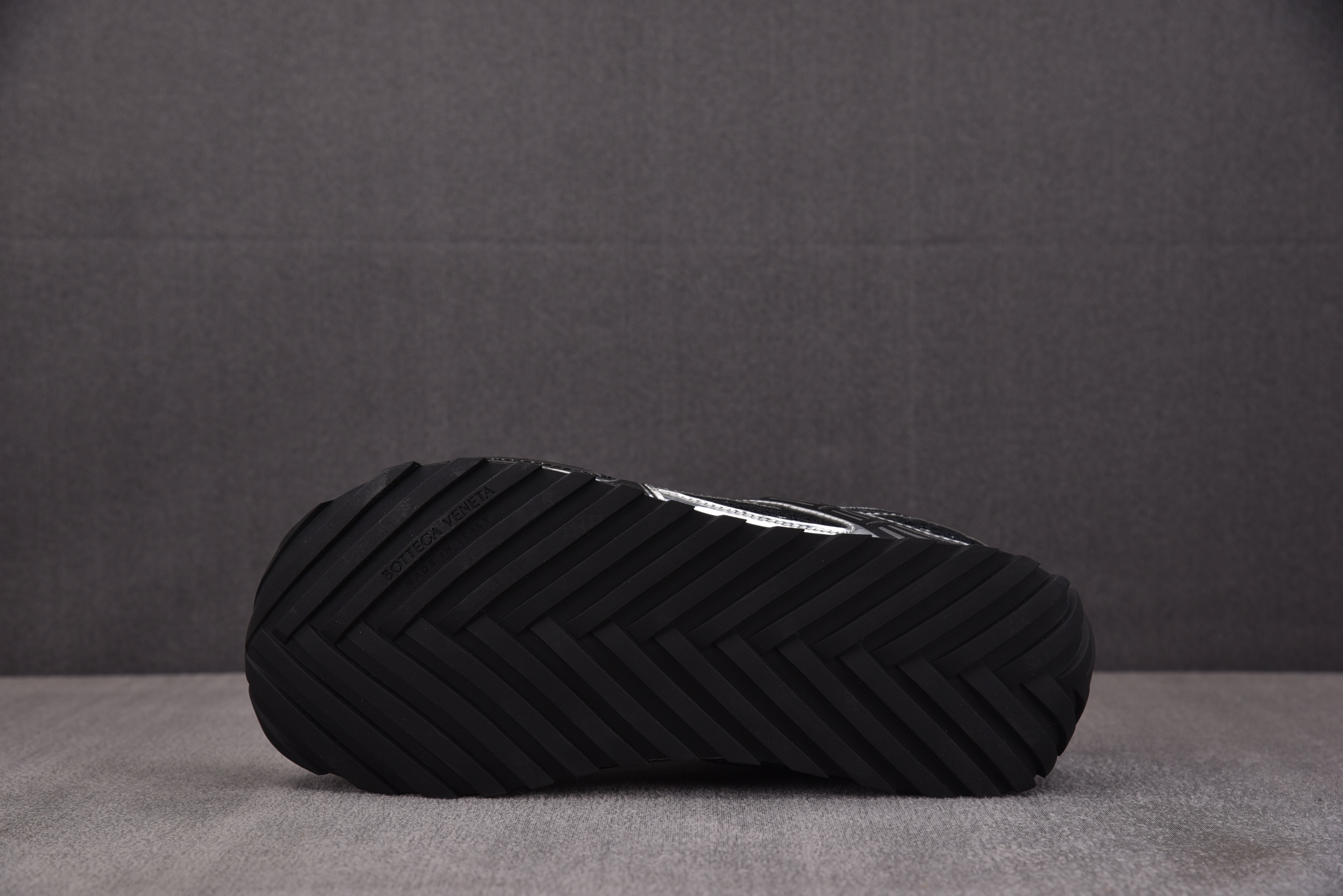 Bottega Veneta 葆蝶家 银黑 #YZ004 35-47