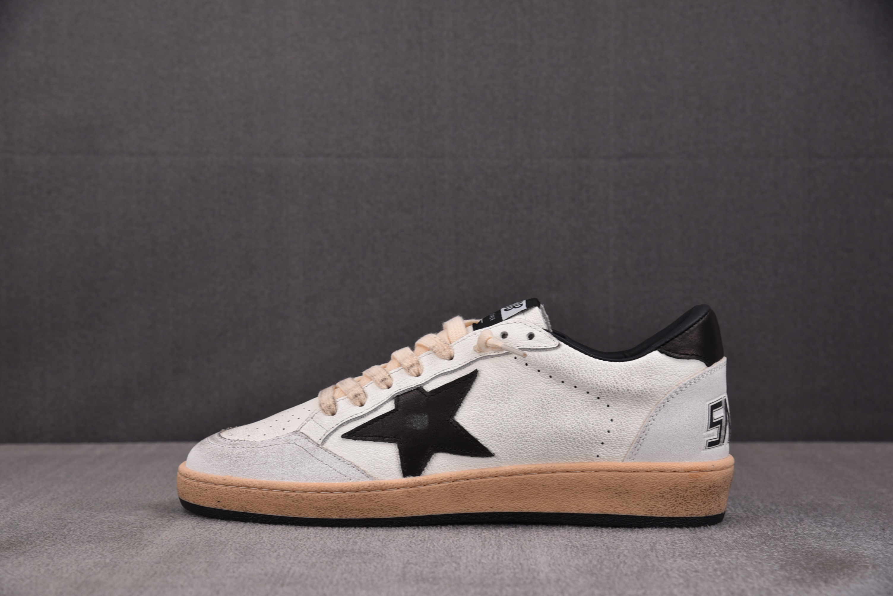 Golden Goose Ball Star 白黑 #YZ022-1 36-46
