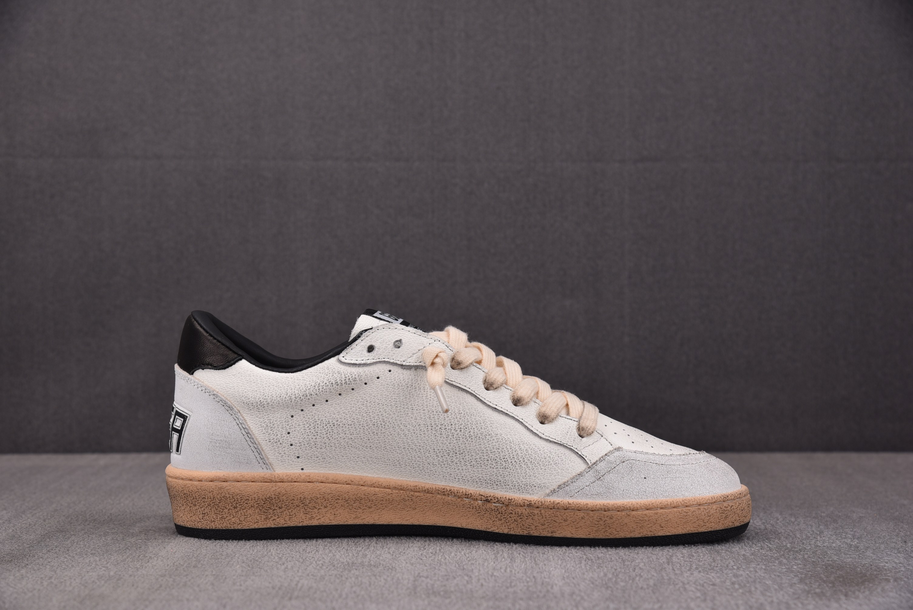 Golden Goose Ball Star 白黑 #YZ022-1 36-46