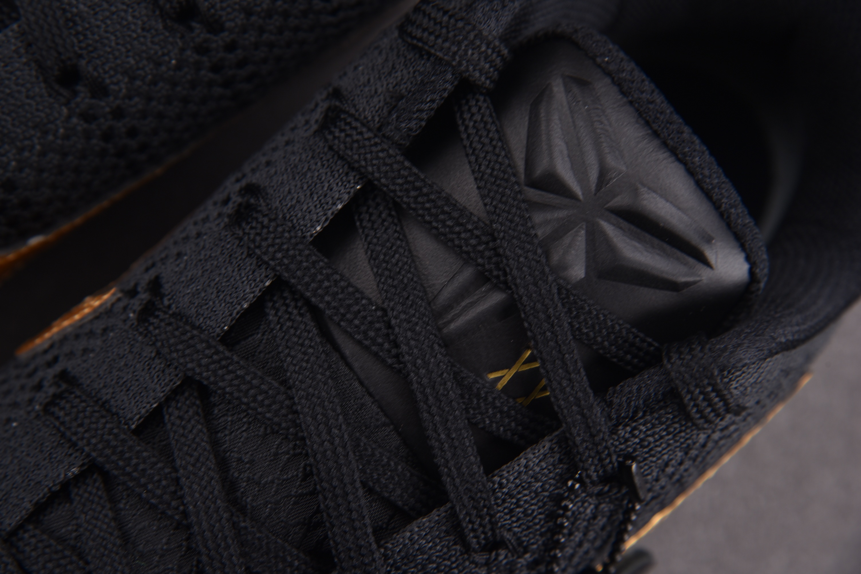 NK Kobe 11 Elite Low Protro Fade to Black (2026) 黑金 IM4260-0
