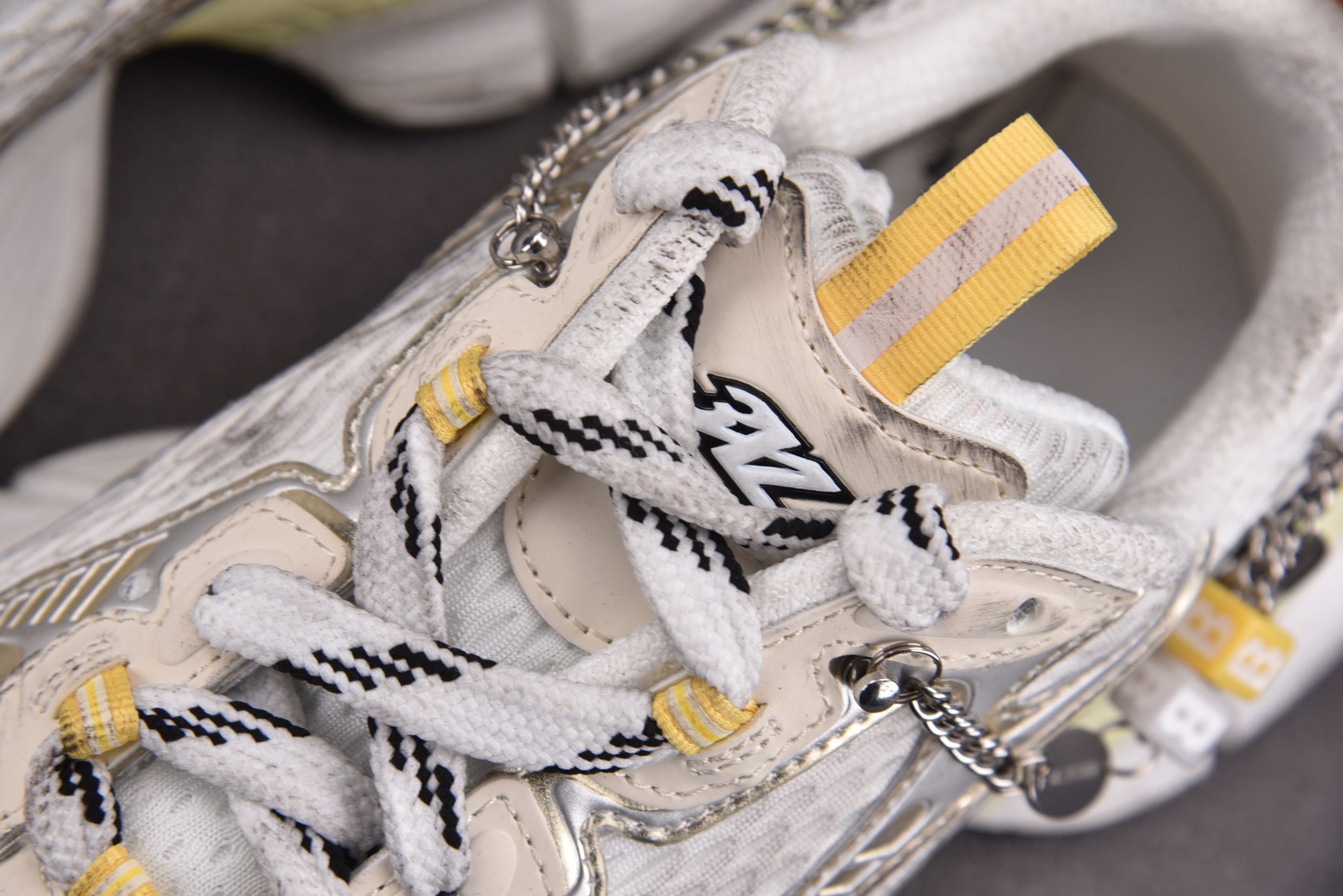 Balenciaga 3XL CHAIN CHARMS 银黄 #YZ009-03 35-46