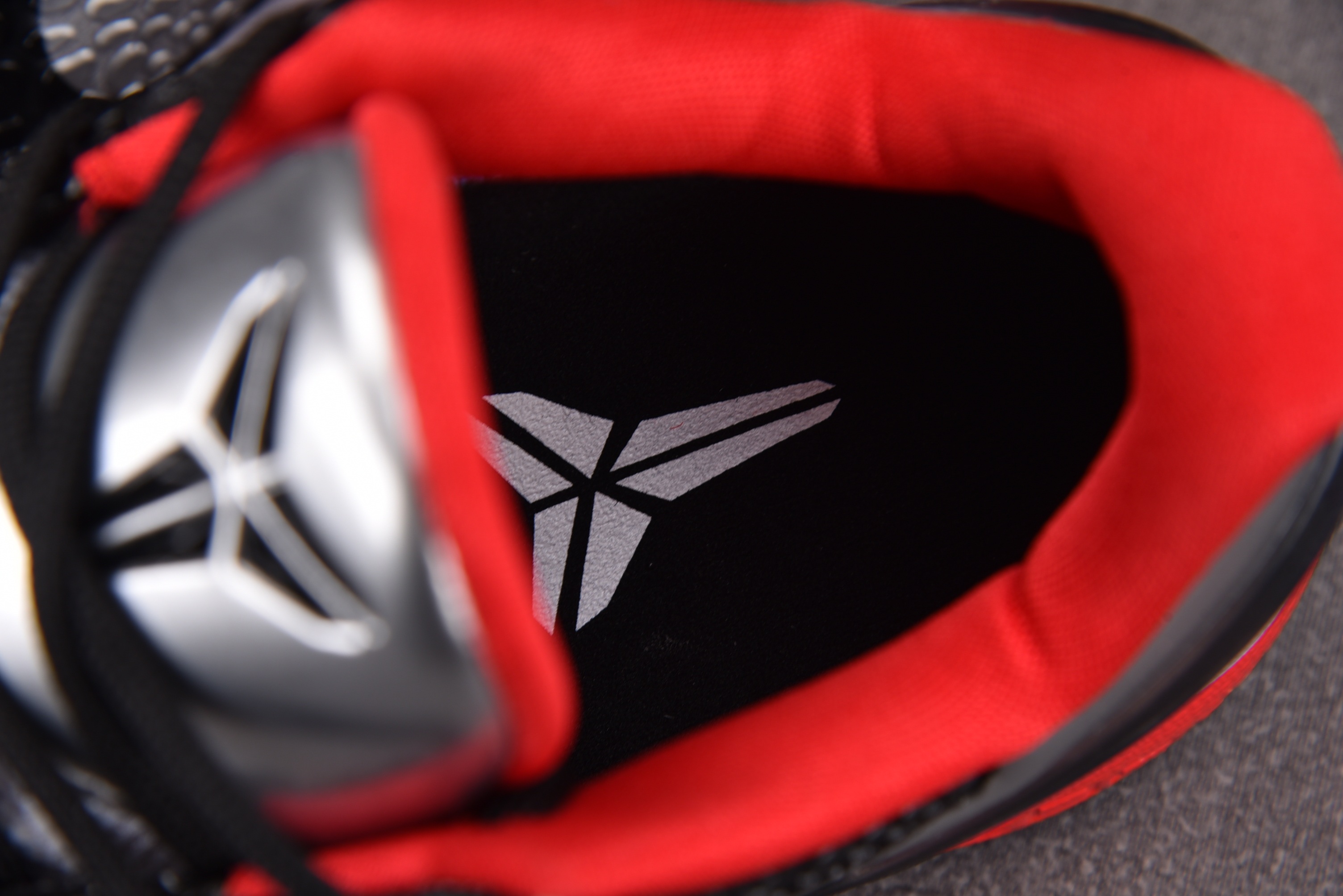 NK Zoom Kobe 6 Pe 银黑红 PE2026-101 #YZ024 39-49.5