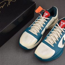 NK Kobe 5 Protro Caitlin Clark Coconut Milk Spruce 奶白蓝 IZ185 NK Kobe 5 Protro Caitlin Clark Coconut Milk Spruce 奶白蓝 IZ185