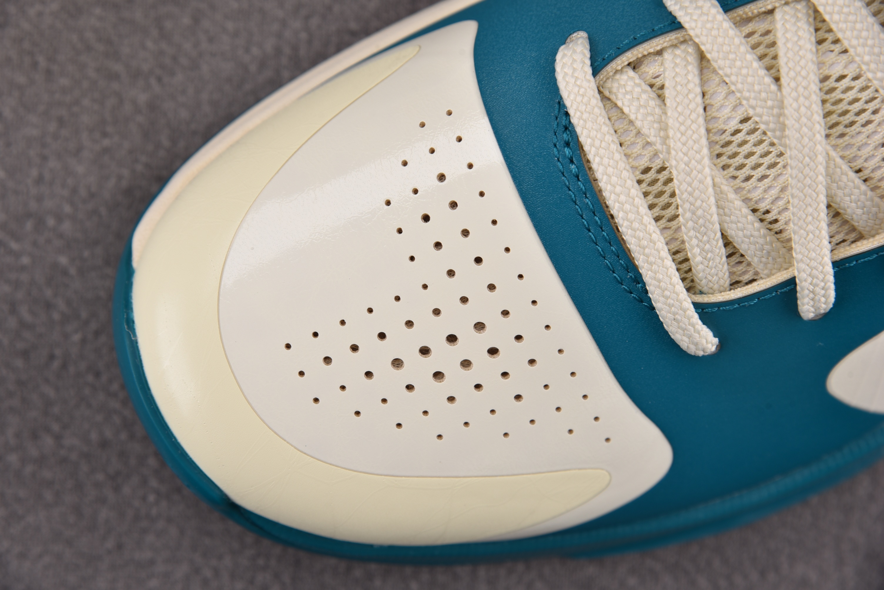 NK Kobe 5 Protro Caitlin Clark Coconut Milk Spruce 奶白蓝 IZ185 NK Kobe 5 Protro Caitlin Clark Coconut Milk Spruce 奶白蓝 IZ185