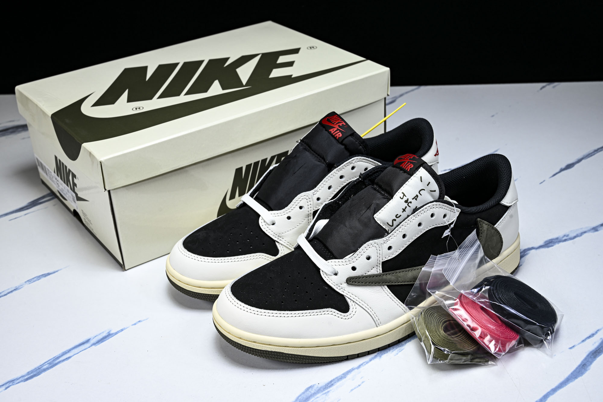 纯原 新版 Travis Scott x Air Jordan 1 Low OG AJ1 乔1倒勾低帮 全头层 DZ41 纯原 新版 Travis Scott x Air Jordan 1 Low OG AJ1 乔1倒勾低帮 全头层 DZ41