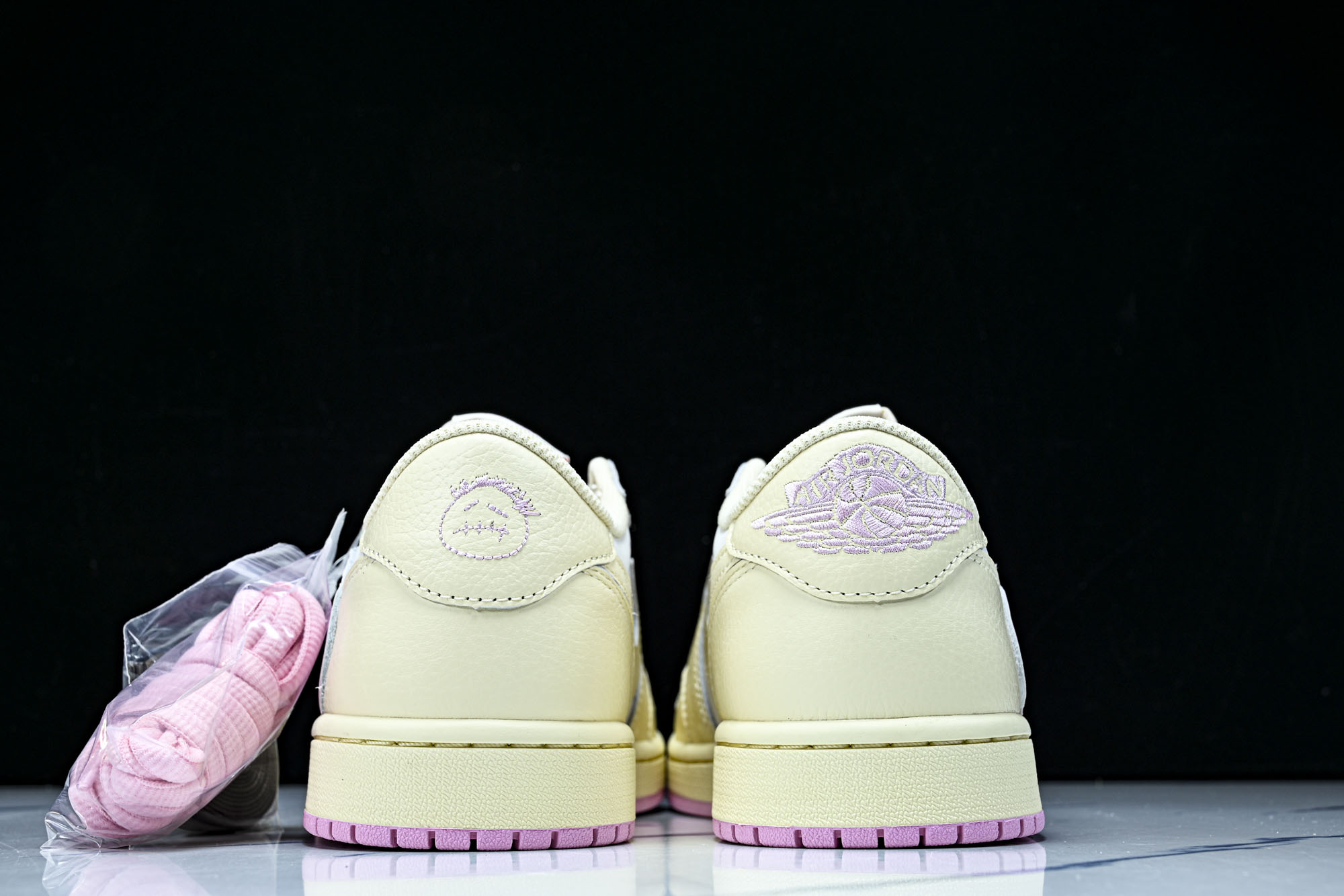 纯原 新版Air Jordan 1 Retro Low OG SP Travis Scott Shy Pink 粉白 I