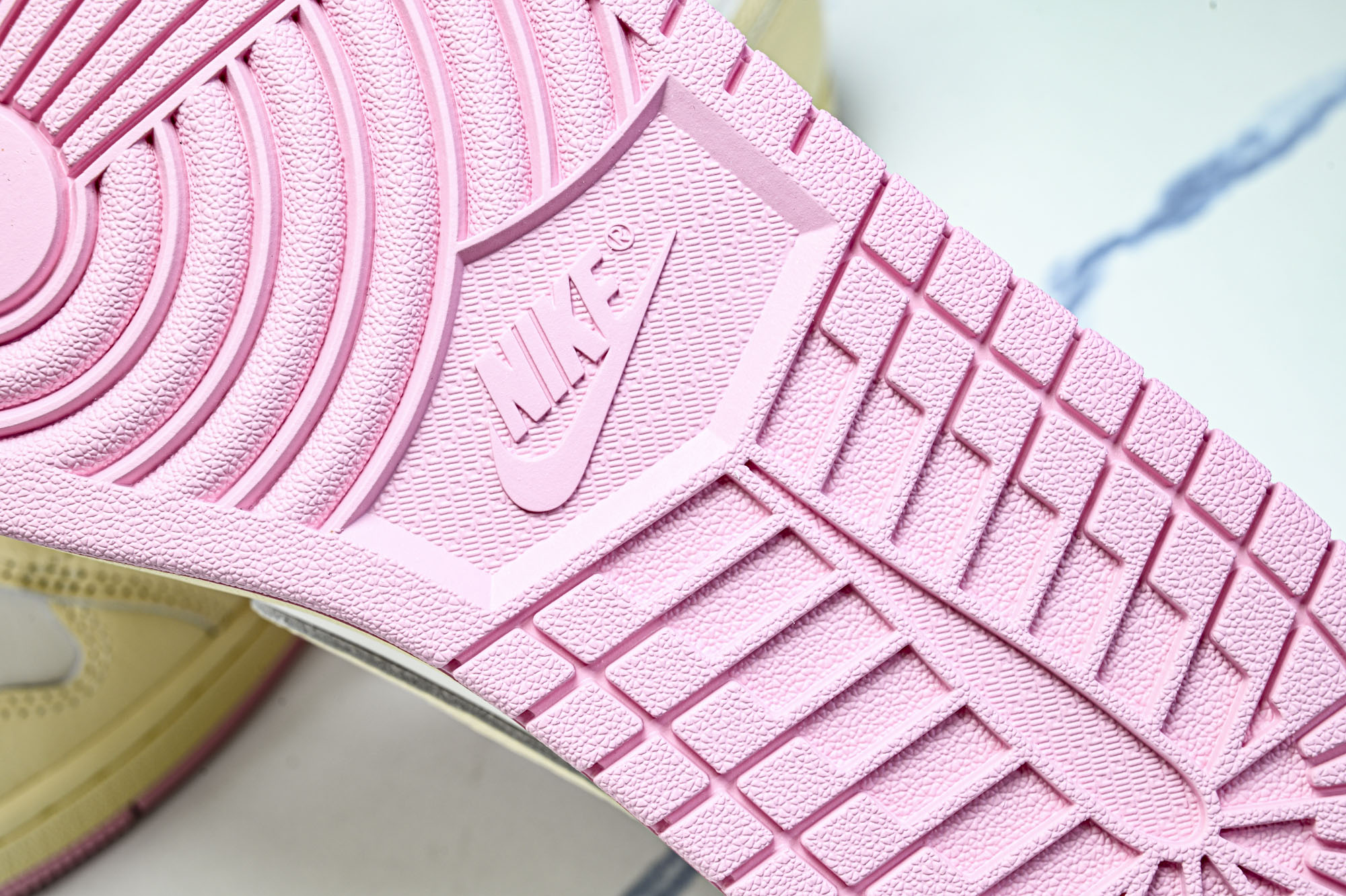 纯原 新版Air Jordan 1 Retro Low OG SP Travis Scott Shy Pink 粉白 I