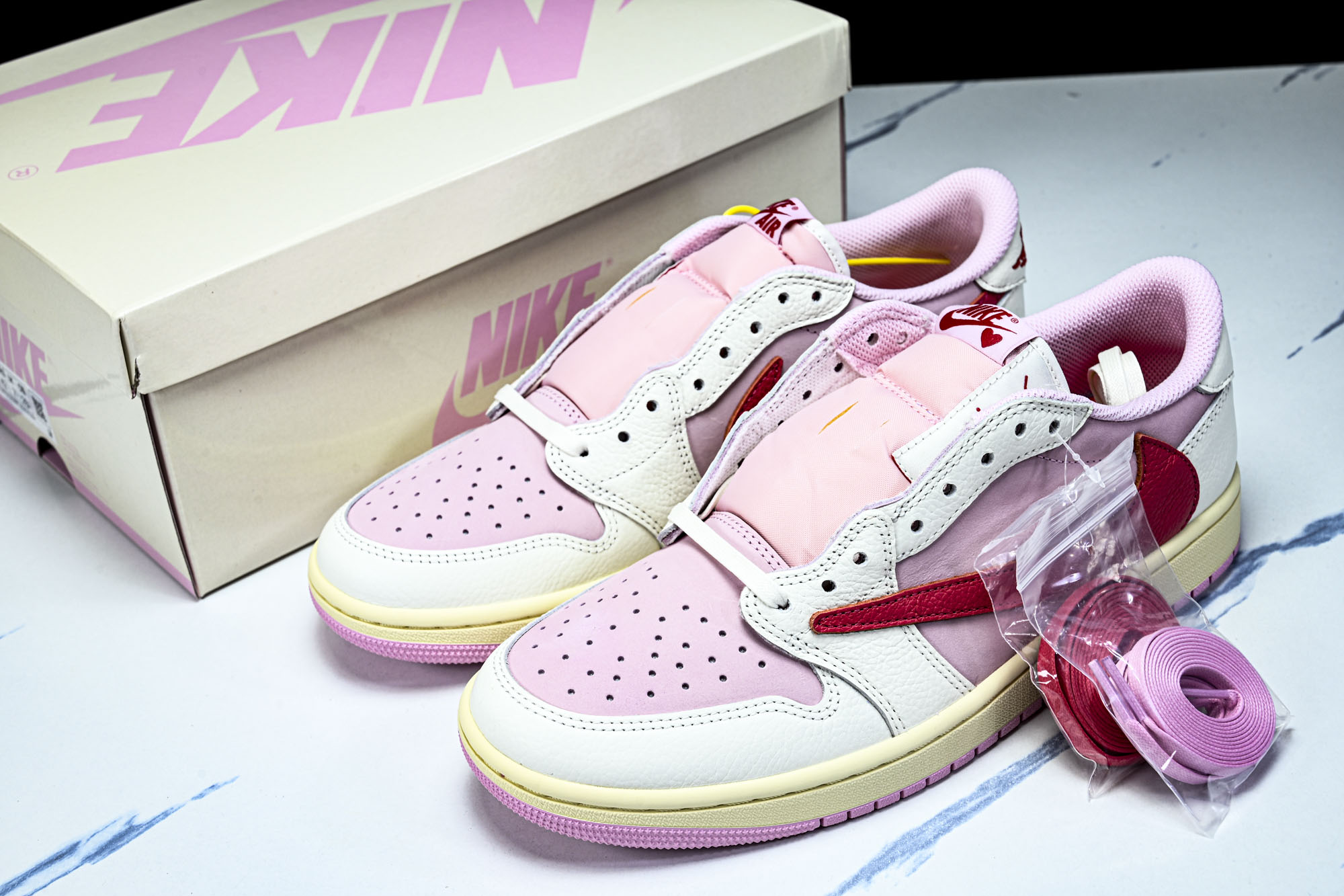 纯原 新版Travis Scott x Air Jordan 1 Low OG AJ1 乔1倒勾低帮 全头层 IQ760 纯原 新版Travis Scott x Air Jordan 1 Low OG AJ1 乔1倒勾低帮 全头层 IQ760