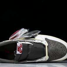 纯原 新版Travis Scott x Air Jordan 1 Reverse Mocha 联名倒钩摩卡棕白低帮篮球鞋 纯原 新版Travis Scott x Air Jordan 1 Reverse Mocha 联名倒钩摩卡棕白低帮篮球鞋