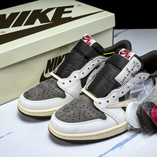 纯原 新版Travis Scott x Air Jordan 1 Reverse Mocha 联名倒钩摩卡棕白低帮篮球鞋 纯原 新版Travis Scott x Air Jordan 1 Reverse Mocha 联名倒钩摩卡棕白低帮篮球鞋