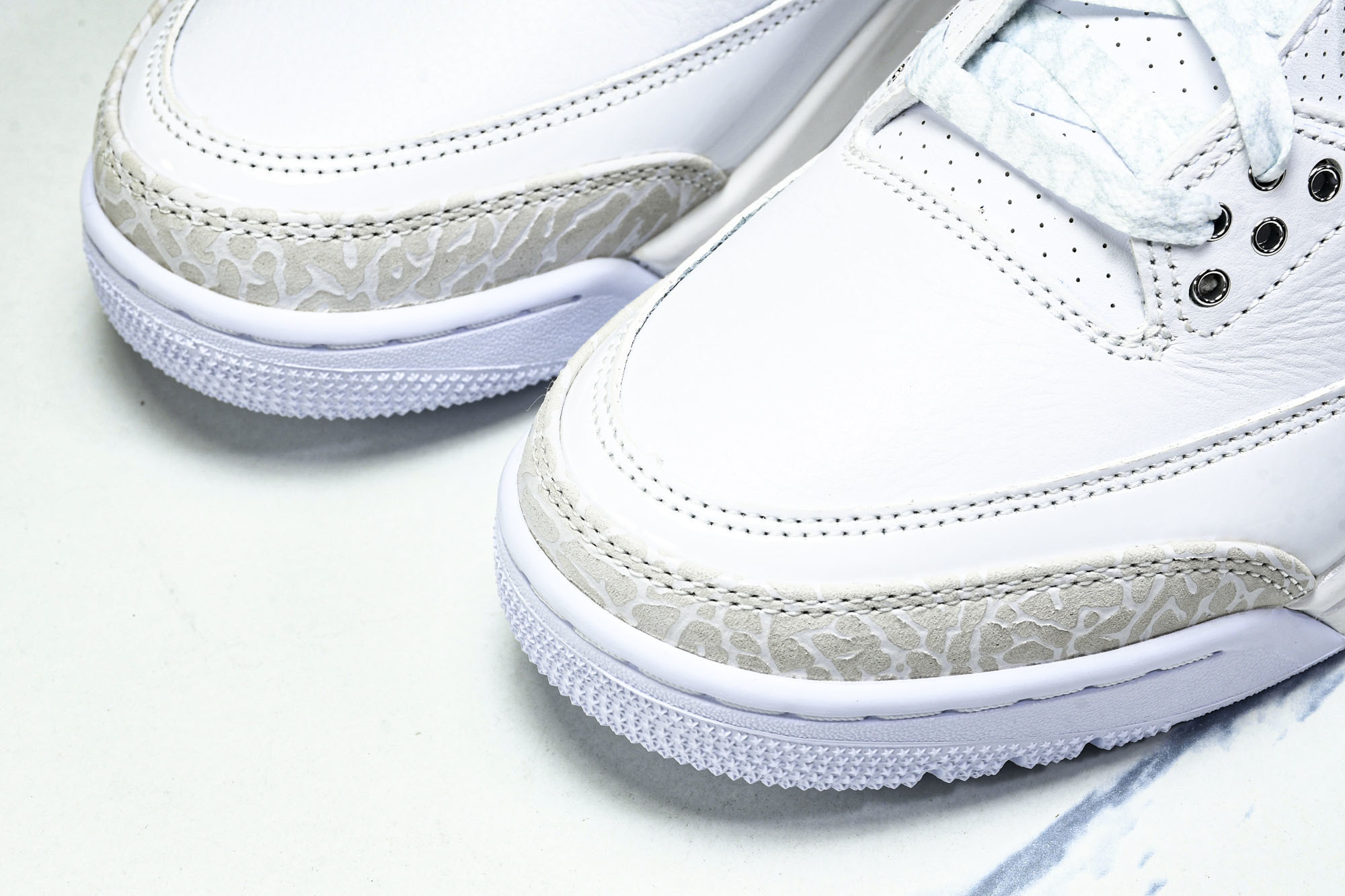 纯原 Air Jordan 3 Retro 白灰 CT8532-111 #YZ001-1 40 40.5 41 42.5 纯原 Air Jordan 3 Retro 白灰 CT8532-111 #YZ001-1 40 40.5 41 42.5