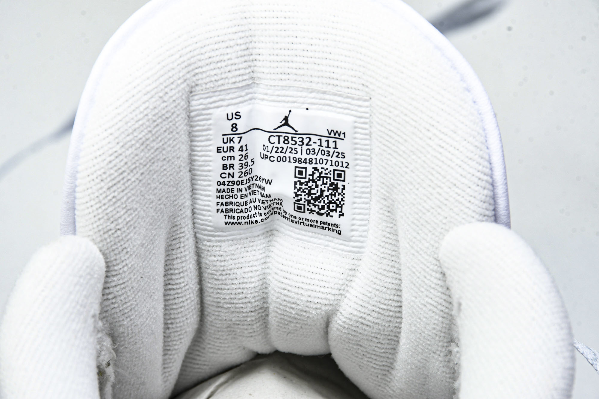 纯原 Air Jordan 3 Retro 白灰 CT8532-111 #YZ001-1 40 40.5 41 42.5 纯原 Air Jordan 3 Retro 白灰 CT8532-111 #YZ001-1 40 40.5 41 42.5