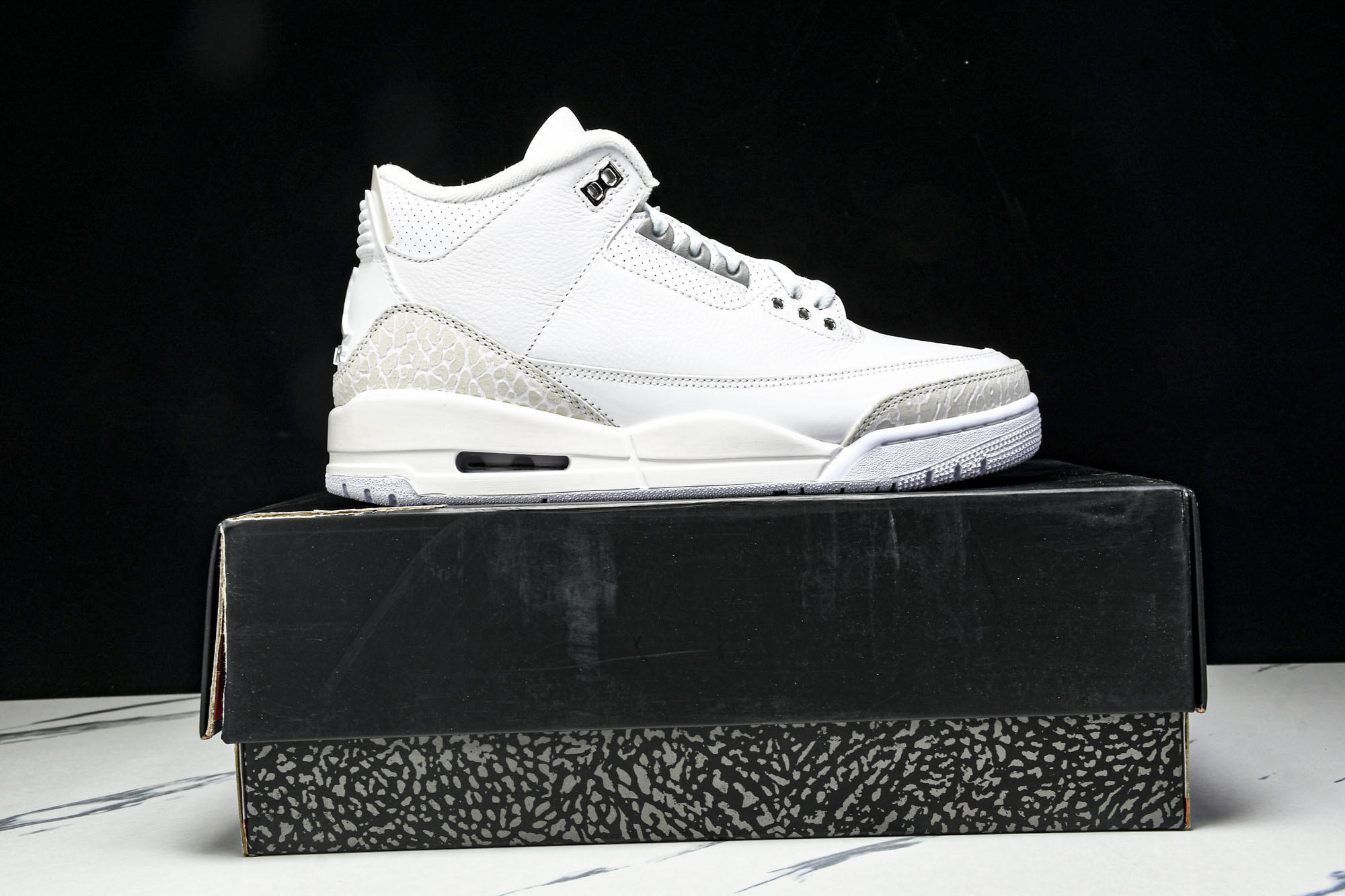 纯原 Air Jordan 3 Retro 白灰 CT8532-111 #YZ001-1 40 40.5 41 42.5 纯原 Air Jordan 3 Retro 白灰 CT8532-111 #YZ001-1 40 40.5 41 42.5