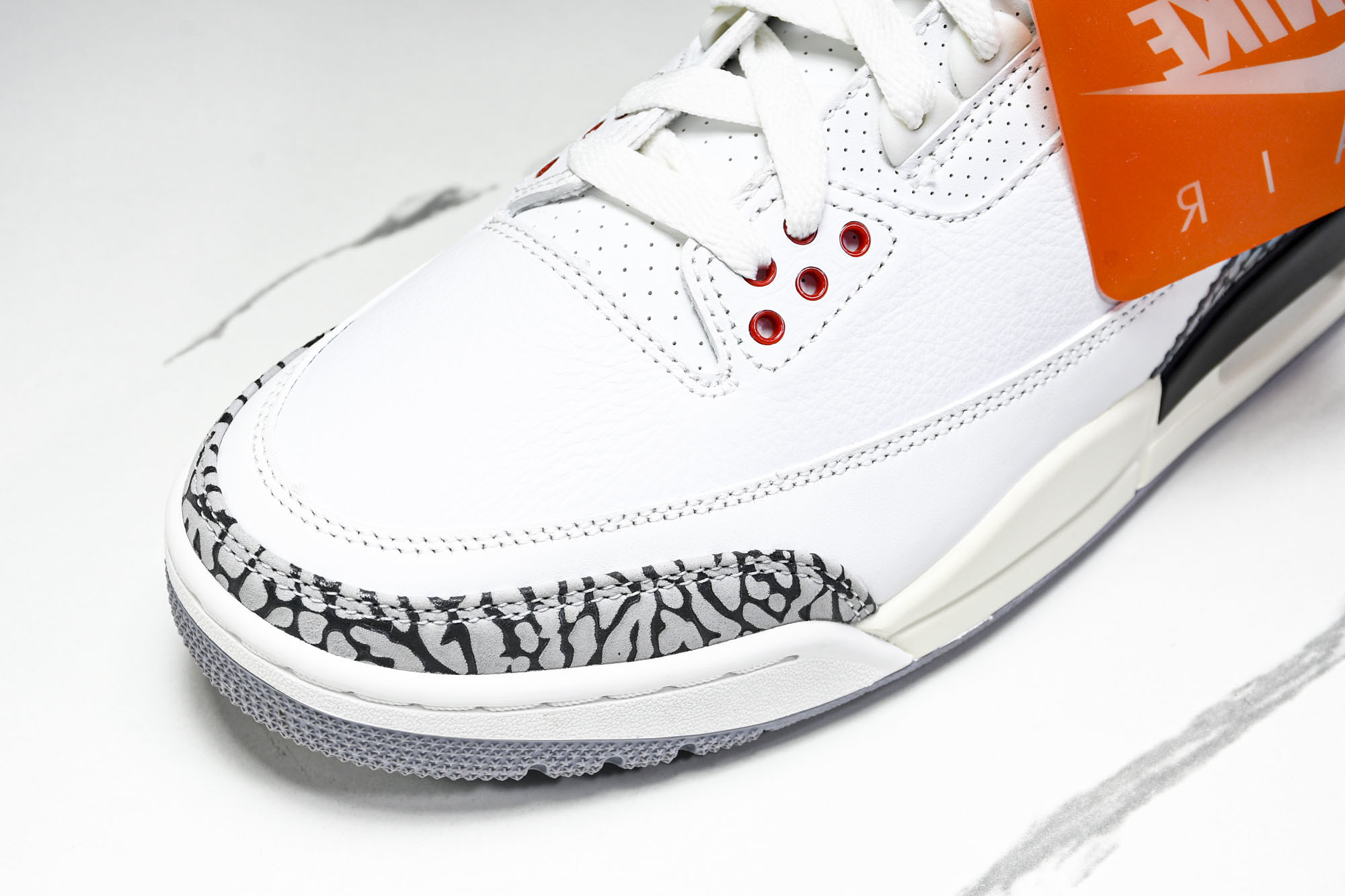 纯原 Air Jordan 3“White Cement Teimagined”白水泥 1988版复刻做旧 DN3707 纯原 Air Jordan 3“White Cement Teimagined”白水泥 1988版复刻做旧 DN3707