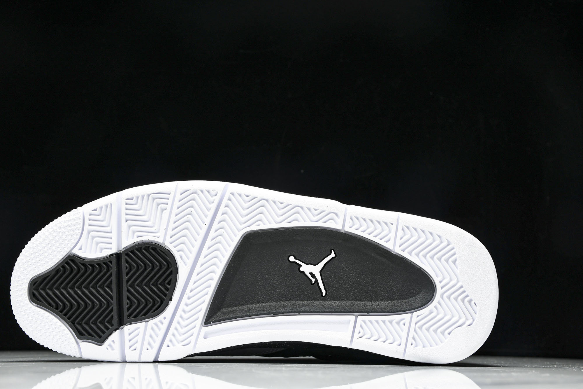 纯原原版 Air Jordan 4 Fear 恐惧 黑灰 FQ8138-002 #YZ001-1 40 40.5 41 纯原原版 Air Jordan 4 Fear 恐惧 黑灰 FQ8138-002 #YZ001-1 40 40.5 41