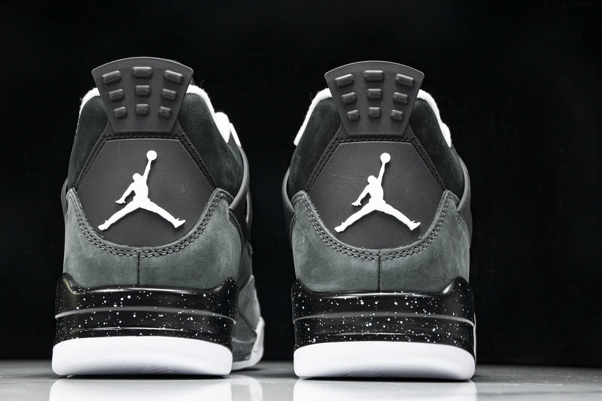 纯原原版 Air Jordan 4 Fear 恐惧 黑灰 FQ8138-002 #YZ001-1 40 40.5 41 纯原原版 Air Jordan 4 Fear 恐惧 黑灰 FQ8138-002 #YZ001-1 40 40.5 41