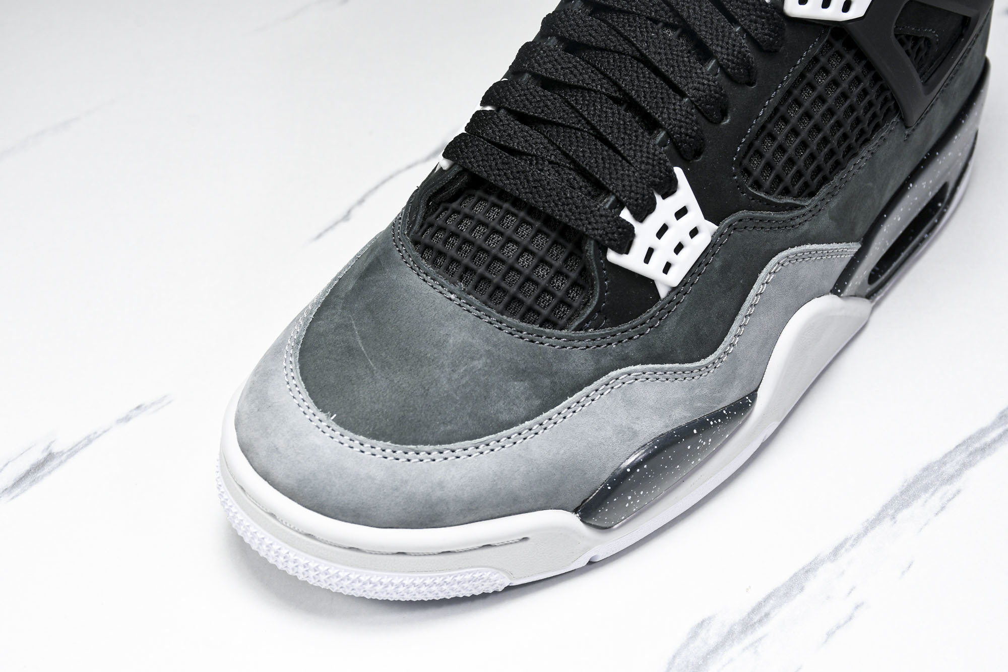 纯原原版 Air Jordan 4 Fear 恐惧 黑灰 FQ8138-002 #YZ001-1 40 40.5 41 纯原原版 Air Jordan 4 Fear 恐惧 黑灰 FQ8138-002 #YZ001-1 40 40.5 41