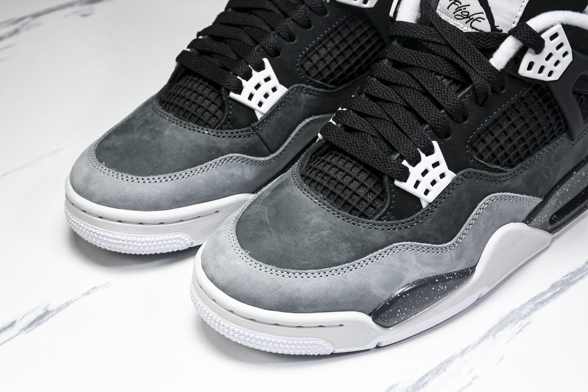 纯原原版 Air Jordan 4 Fear 恐惧 黑灰 FQ8138-002 #YZ001-1 40 40.5 41 纯原原版 Air Jordan 4 Fear 恐惧 黑灰 FQ8138-002 #YZ001-1 40 40.5 41