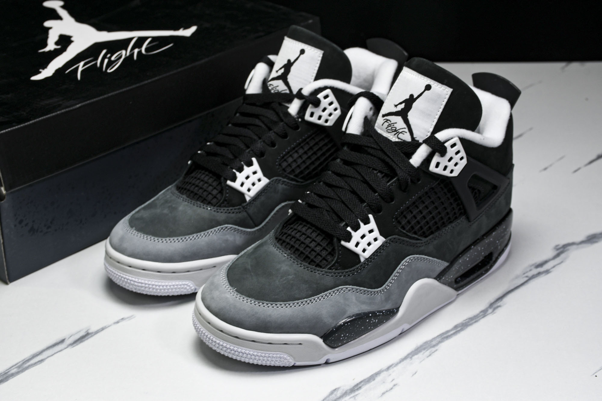 纯原原版 Air Jordan 4 Fear 恐惧 黑灰 FQ8138-002 #YZ001-1 40 40.5 41 纯原原版 Air Jordan 4 Fear 恐惧 黑灰 FQ8138-002 #YZ001-1 40 40.5 41