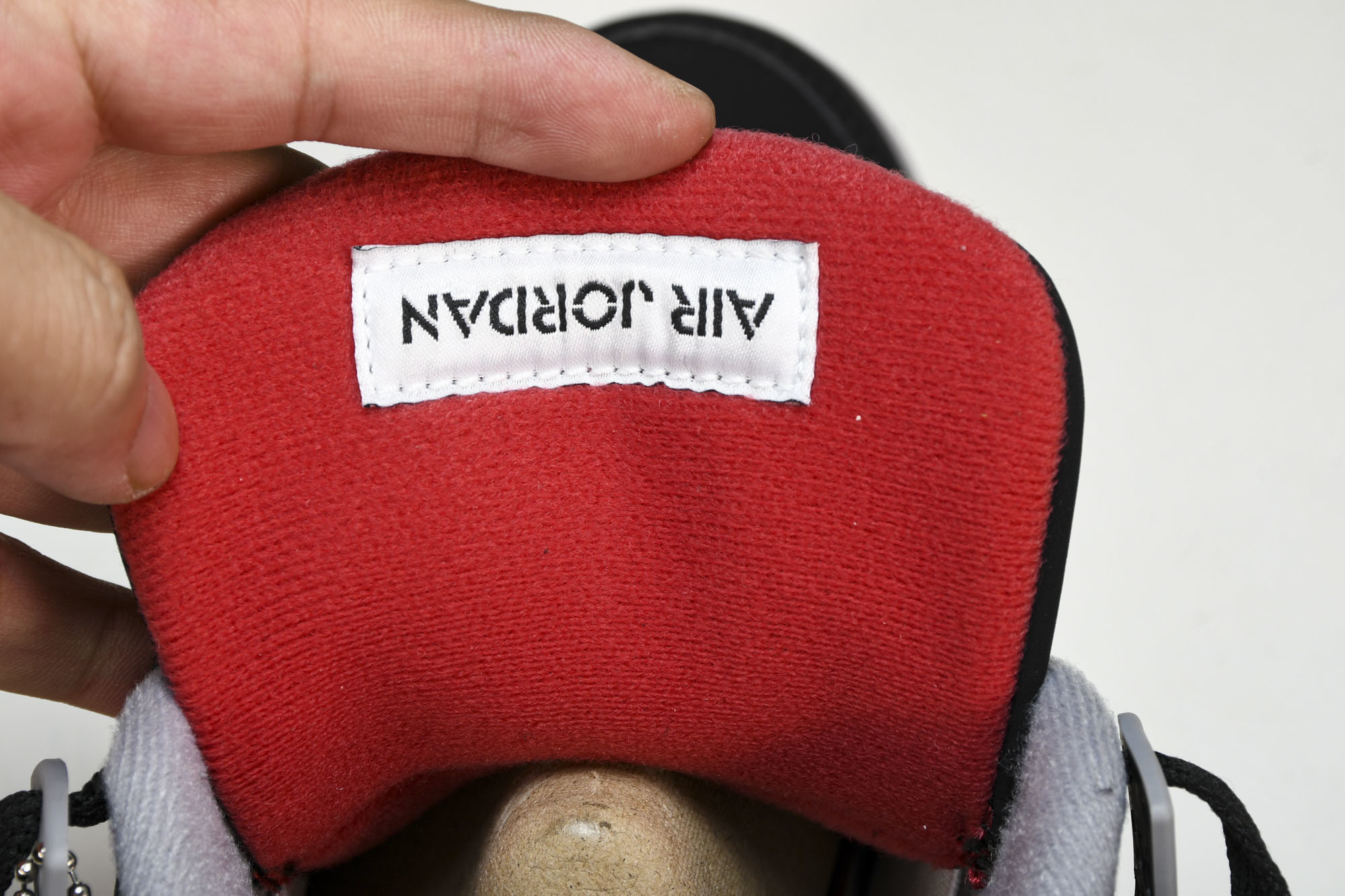 纯原原版 Air Jordan 4 Retro Bred 2019 黑红公牛 -060 #YZ001-1 40 40.5 纯原原版 Air Jordan 4 Retro Bred 2019 黑红公牛 -060 #YZ001-1 40 40.5