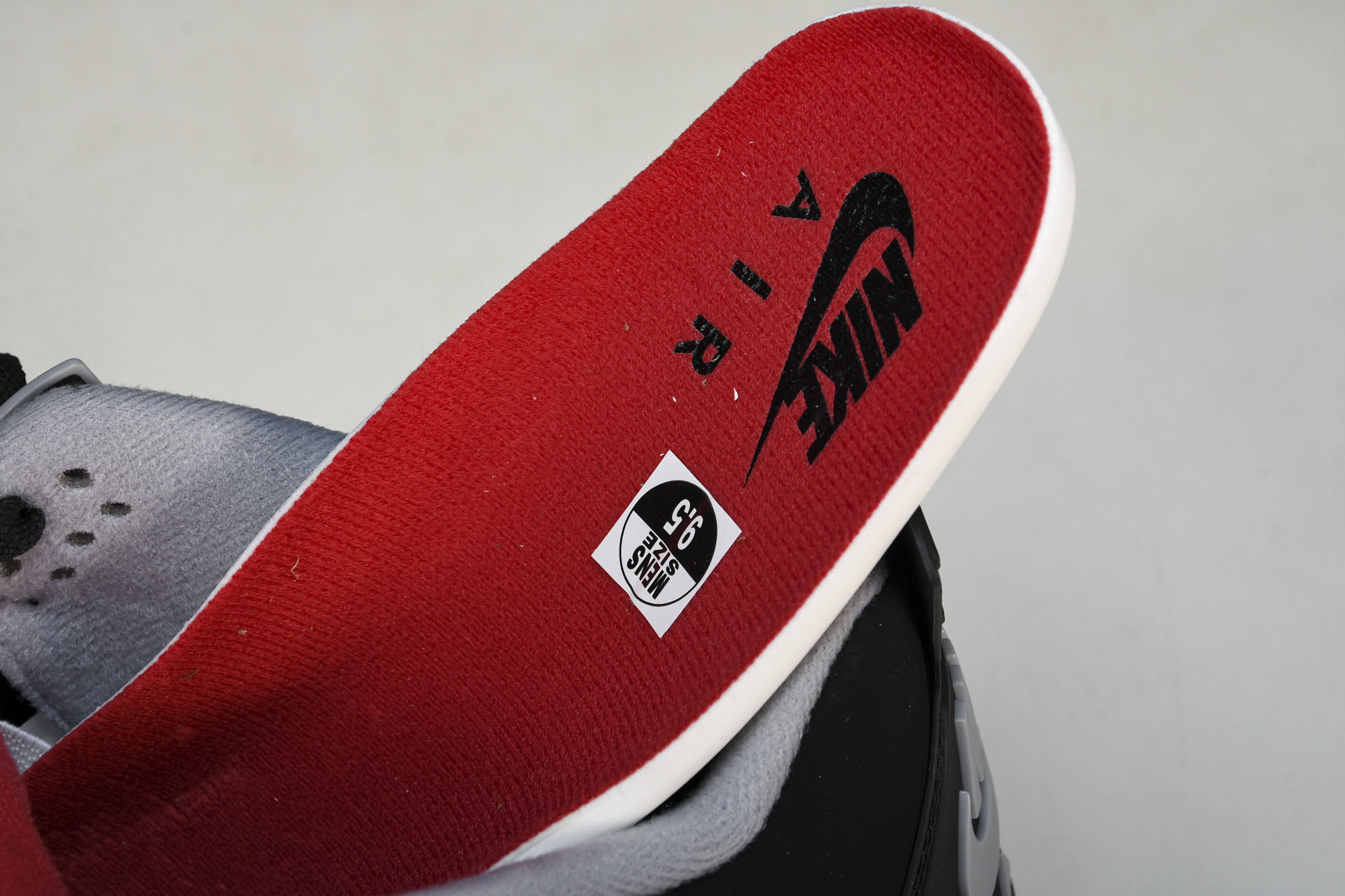 纯原原版 Air Jordan 4 Retro Bred 2019 黑红公牛 -060 #YZ001-1 40 40.5 纯原原版 Air Jordan 4 Retro Bred 2019 黑红公牛 -060 #YZ001-1 40 40.5