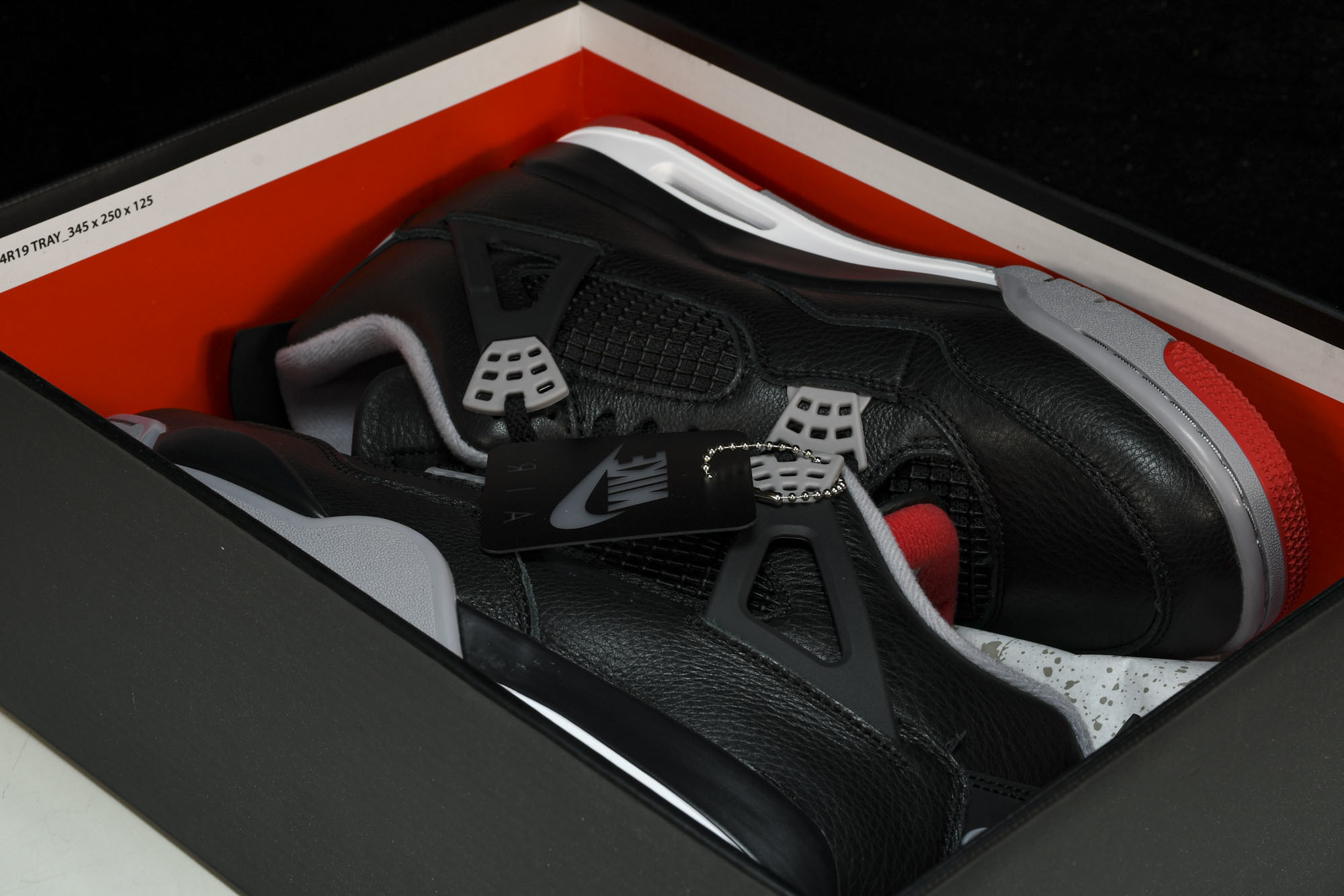 纯原原版 AIR JORDAN 4 RETRO “Bred Reimagined”黑红 FV5029-006 #YZ00 纯原原版 AIR JORDAN 4 RETRO “Bred Reimagined”黑红 FV5029-006 #YZ00