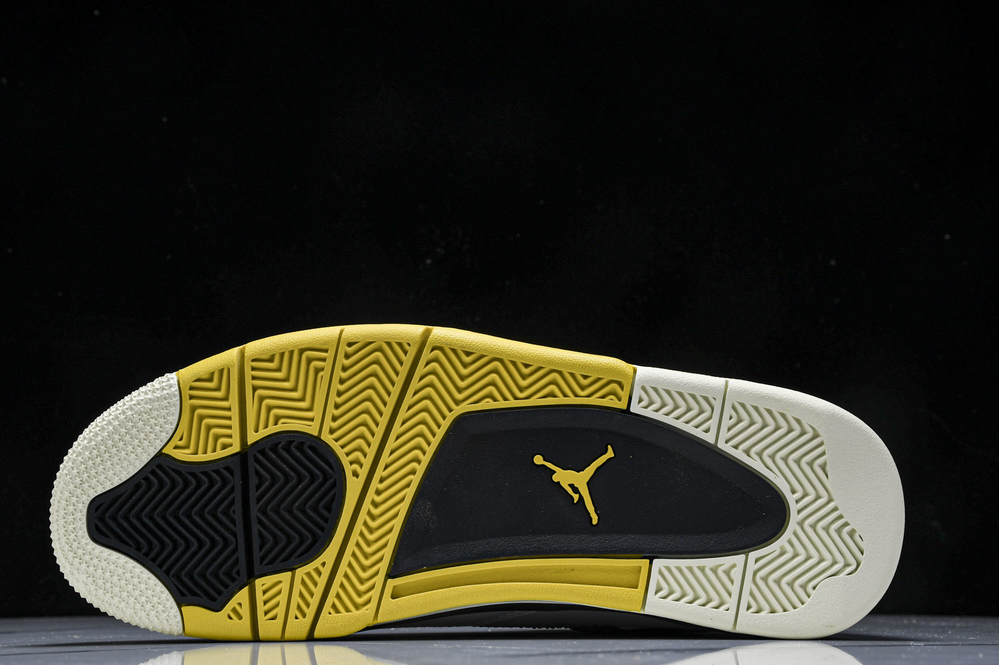 纯原原版 Air Jordan 4 Retro 白雷公 白黄 AQ9129-101 #YZ001-1 40 40.5 4 纯原原版 Air Jordan 4 Retro 白雷公 白黄 AQ9129-101 #YZ001-1 40 40.5 4