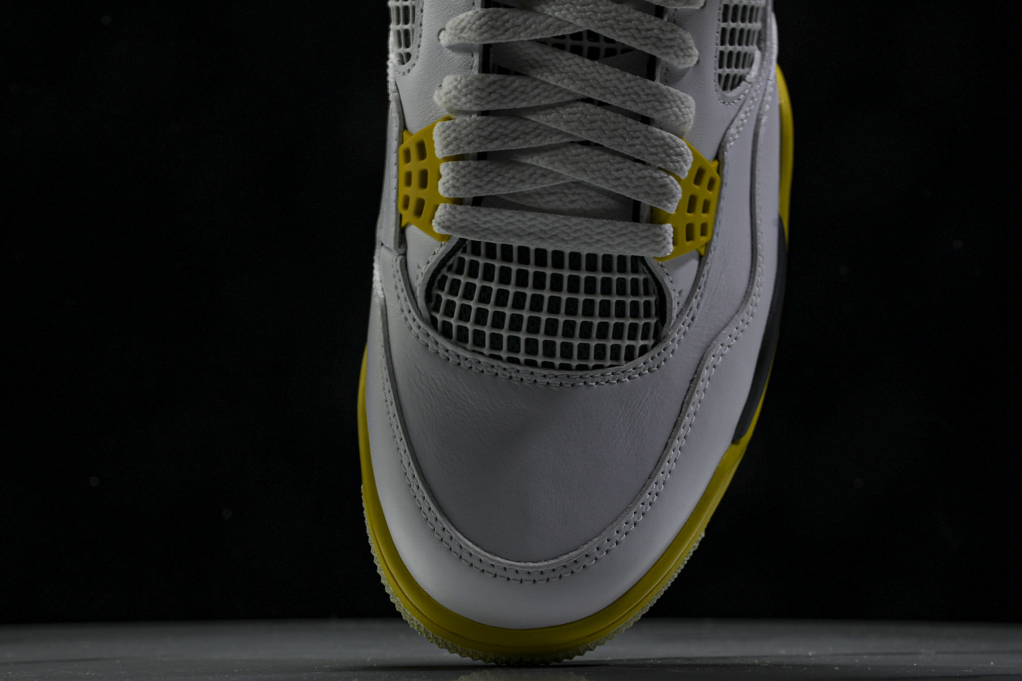 纯原原版 Air Jordan 4 Retro 白雷公 白黄 AQ9129-101 #YZ001-1 40 40.5 4 纯原原版 Air Jordan 4 Retro 白雷公 白黄 AQ9129-101 #YZ001-1 40 40.5 4