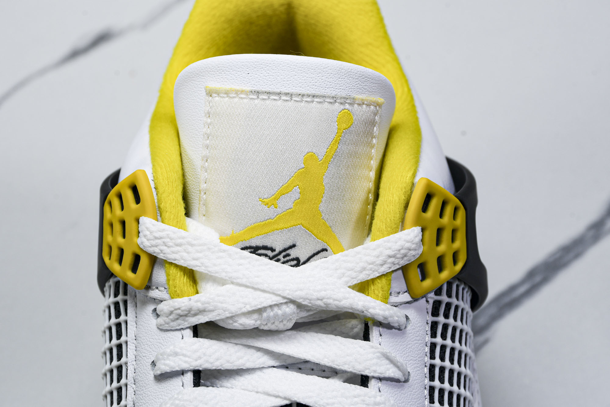 纯原原版 Air Jordan 4 Retro 白雷公 白黄 AQ9129-101 #YZ001-1 40 40.5 4 纯原原版 Air Jordan 4 Retro 白雷公 白黄 AQ9129-101 #YZ001-1 40 40.5 4