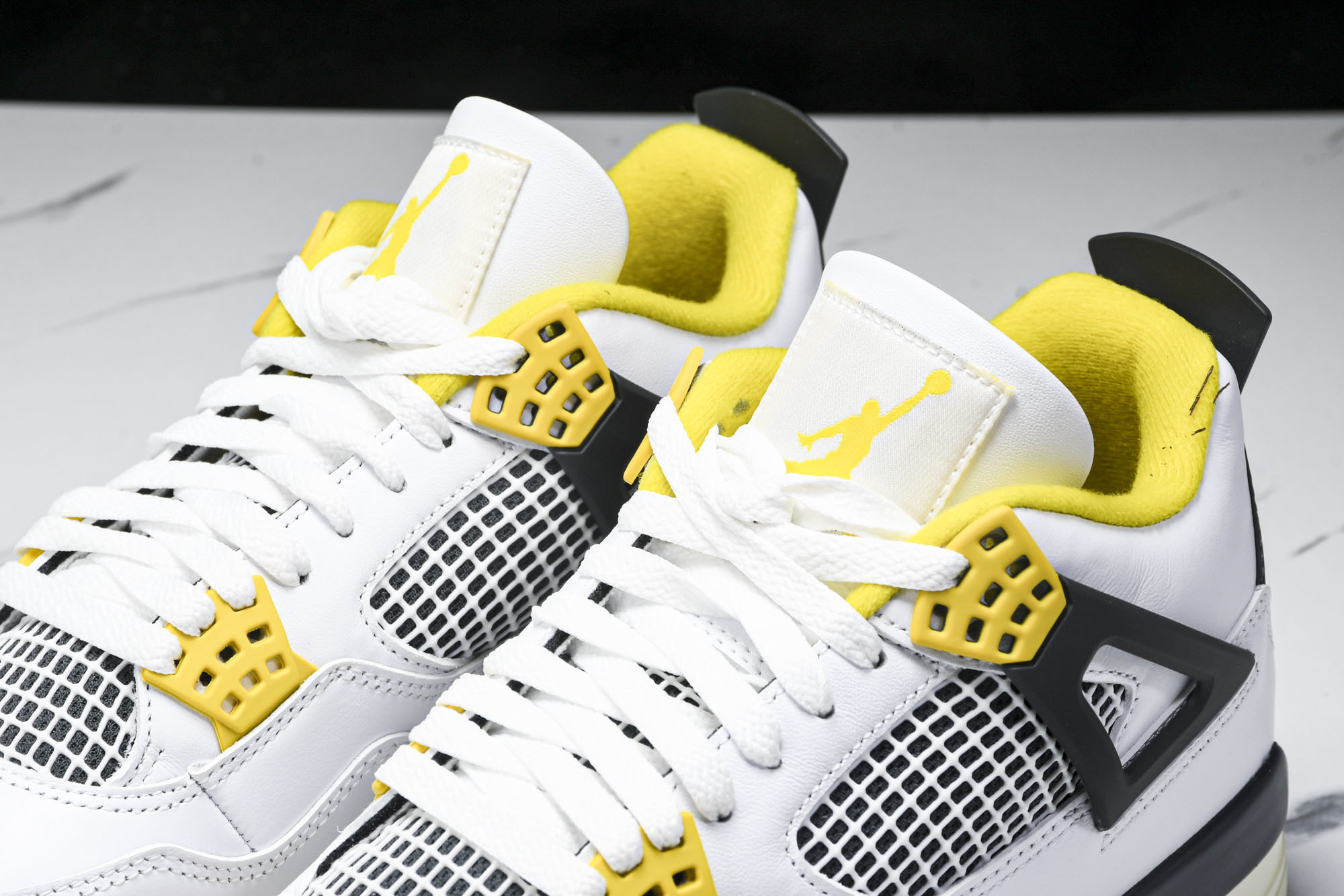纯原原版 Air Jordan 4 Retro 白雷公 白黄 AQ9129-101 #YZ001-1 40 40.5 4 纯原原版 Air Jordan 4 Retro 白雷公 白黄 AQ9129-101 #YZ001-1 40 40.5 4