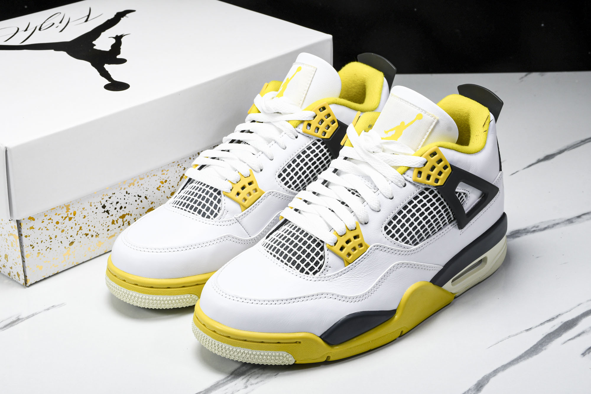 纯原原版 Air Jordan 4 Retro 白雷公 白黄 AQ9129-101 #YZ001-1 40 40.5 4 纯原原版 Air Jordan 4 Retro 白雷公 白黄 AQ9129-101 #YZ001-1 40 40.5 4