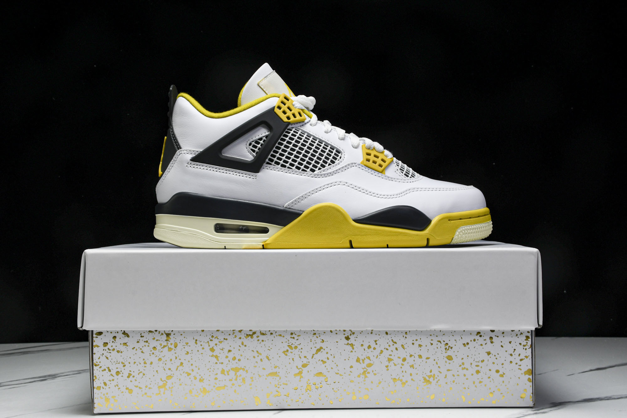 纯原原版 Air Jordan 4 Retro 白雷公 白黄 AQ9129-101 #YZ001-1 40 40.5 4 纯原原版 Air Jordan 4 Retro 白雷公 白黄 AQ9129-101 #YZ001-1 40 40.5 4