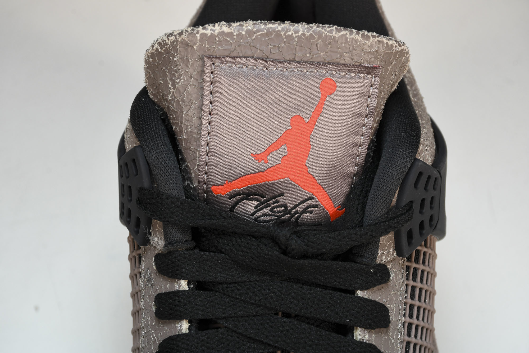 纯原原版 Air Jordan 4 Retro“Taupe Haze”黑棕 摩卡 DB0732-200 #YZ001-1 纯原原版 Air Jordan 4 Retro“Taupe Haze”黑棕 摩卡 DB0732-200 #YZ001-1