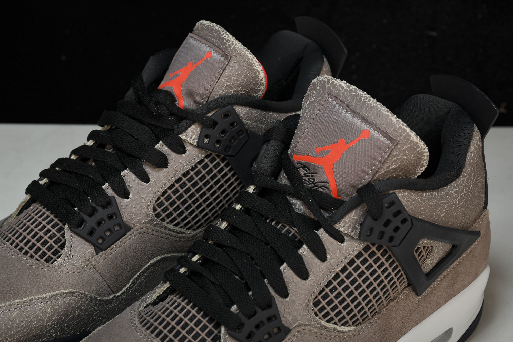 纯原原版 Air Jordan 4 Retro“Taupe Haze”黑棕 摩卡 DB0732-200 #YZ001-1 纯原原版 Air Jordan 4 Retro“Taupe Haze”黑棕 摩卡 DB0732-200 #YZ001-1