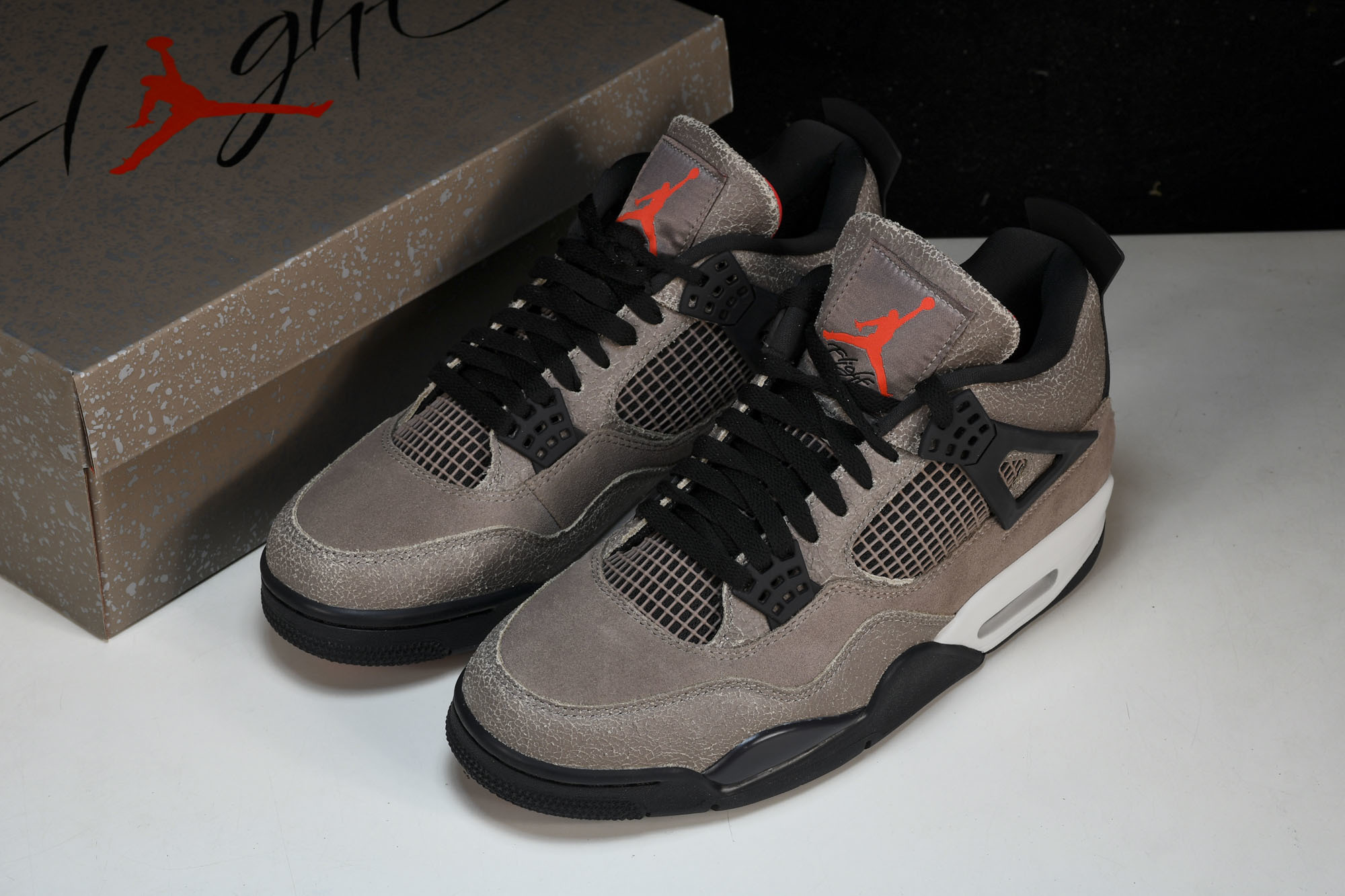纯原原版 Air Jordan 4 Retro“Taupe Haze”黑棕 摩卡 DB0732-200 #YZ001-1 纯原原版 Air Jordan 4 Retro“Taupe Haze”黑棕 摩卡 DB0732-200 #YZ001-1
