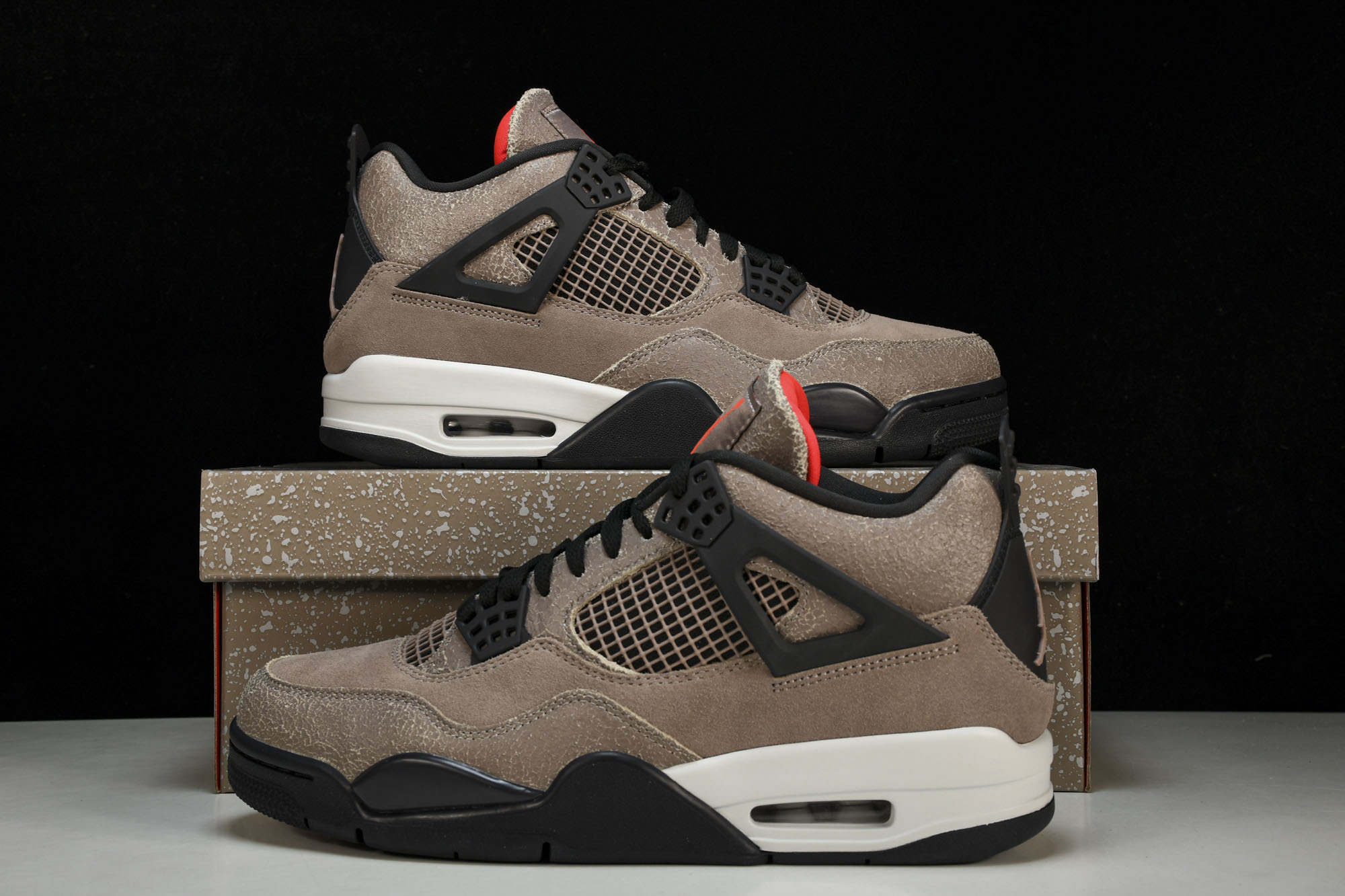纯原原版 Air Jordan 4 Retro“Taupe Haze”黑棕 摩卡 DB0732-200 #YZ001-1 纯原原版 Air Jordan 4 Retro“Taupe Haze”黑棕 摩卡 DB0732-200 #YZ001-1