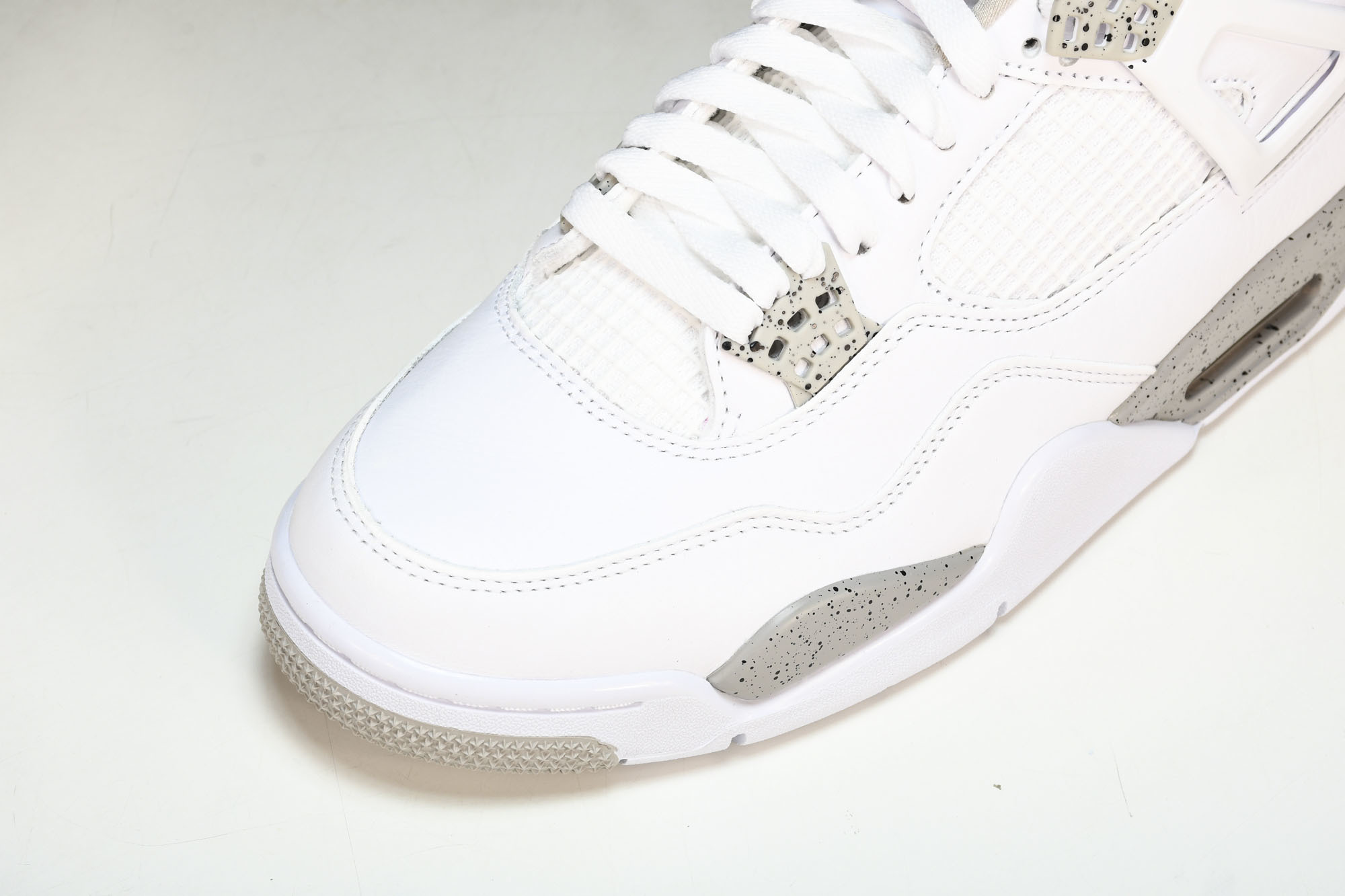 纯原原版 Air Jordan 4 Retro“Tech White”白色奥利奥 CT8527-100 #YZ001-1 纯原原版 Air Jordan 4 Retro“Tech White”白色奥利奥 CT8527-100 #YZ001-1