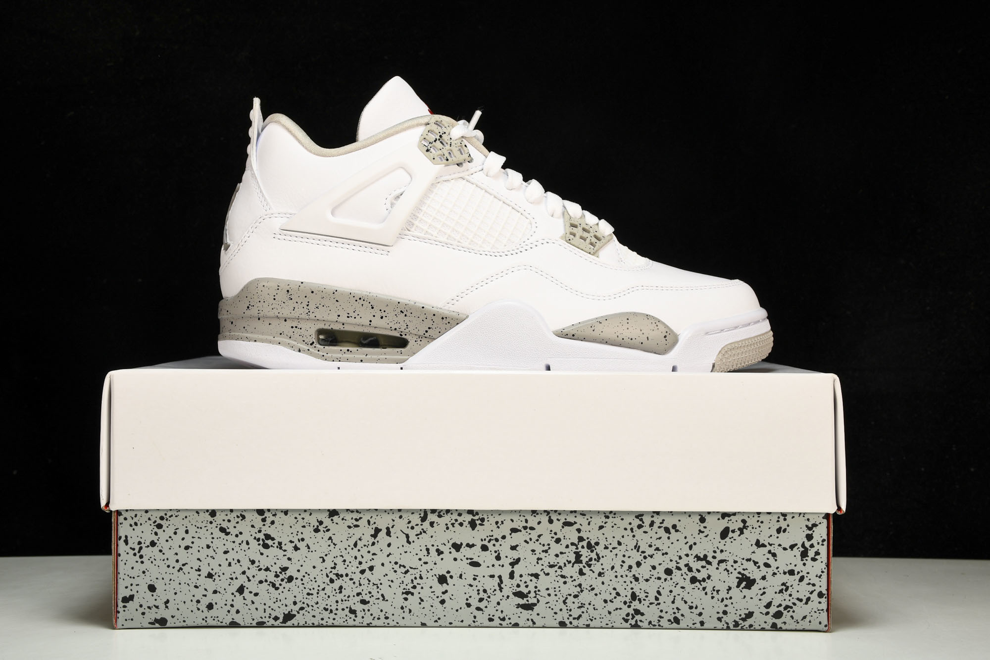 纯原原版 Air Jordan 4 Retro“Tech White”白色奥利奥 CT8527-100 #YZ001-1 纯原原版 Air Jordan 4 Retro“Tech White”白色奥利奥 CT8527-100 #YZ001-1