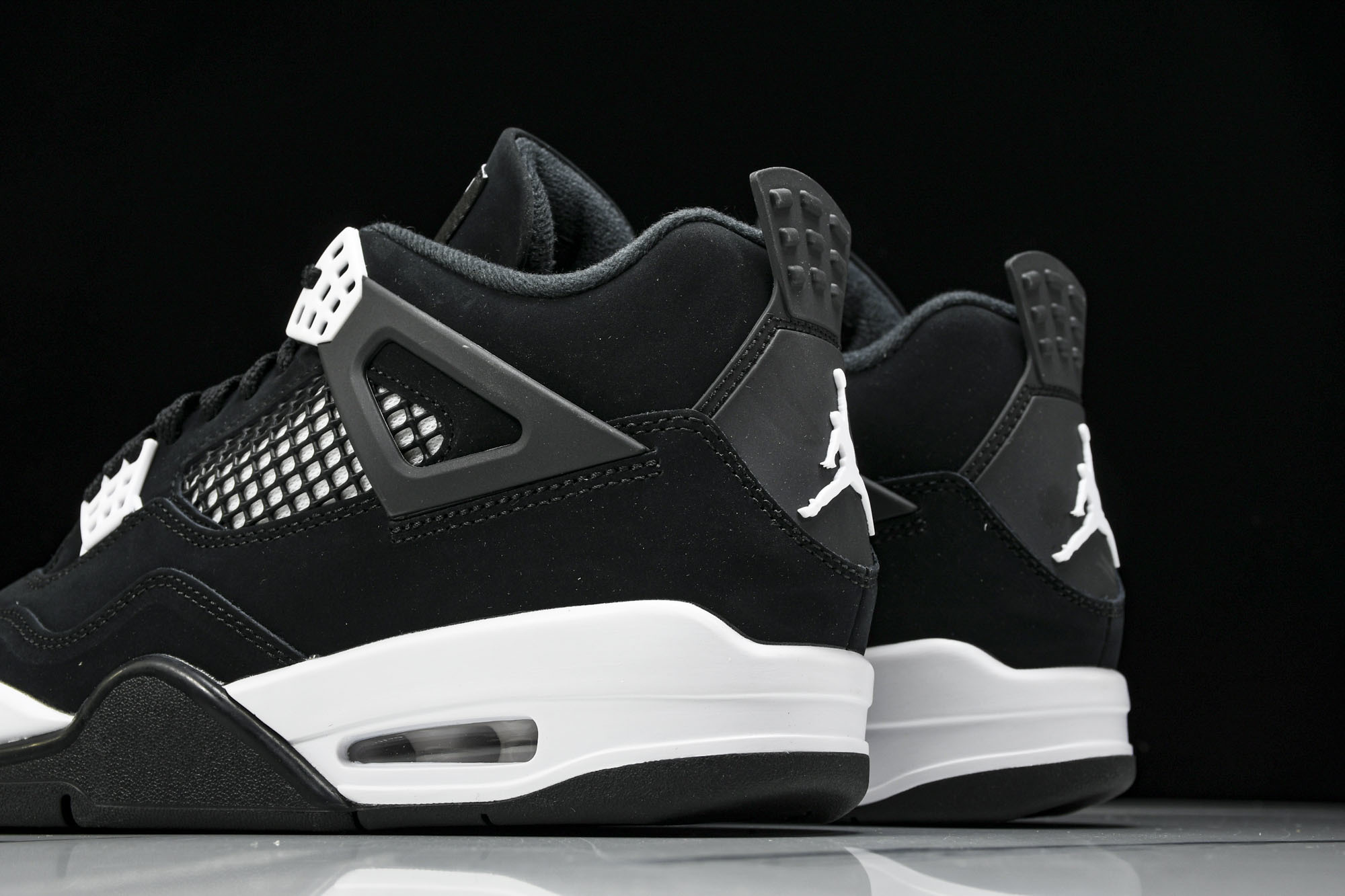 纯原原版 Air Jordan 4 Retro“White Thunder”黑白雷电 FQ8138-001 #YZ001 纯原原版 Air Jordan 4 Retro“White Thunder”黑白雷电 FQ8138-001 #YZ001